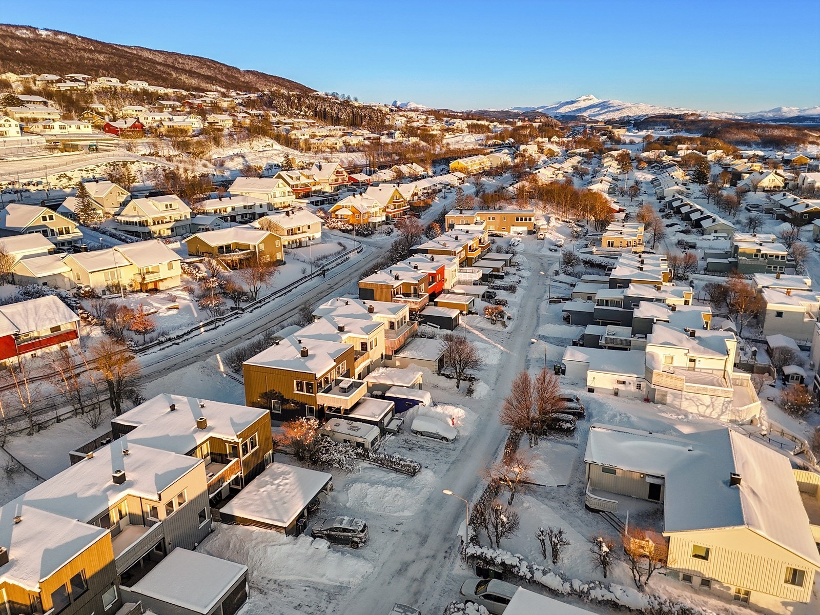 Etablert bo område med lett gangavstand til skole og barnehage. Samt nærbutikk og fine turområder. Galleribilde