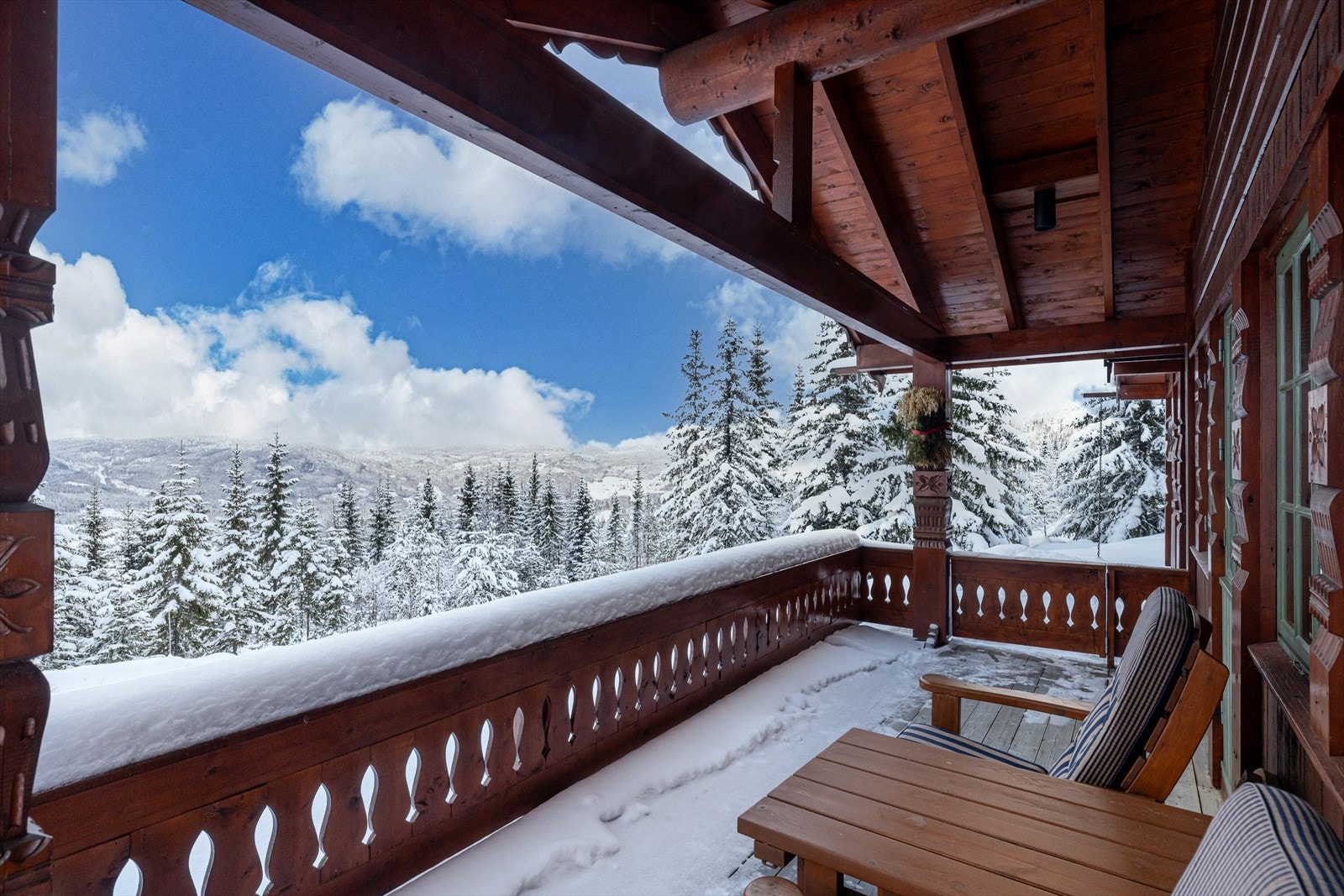 Hyggelig overbygget terrasse - Her kan du virkelig nyte kveldssolen Galleribilde