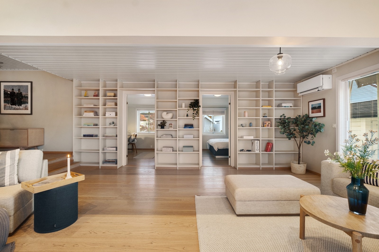 Herfra har du tilgang til begge soverommene i etasjen Galleribilde