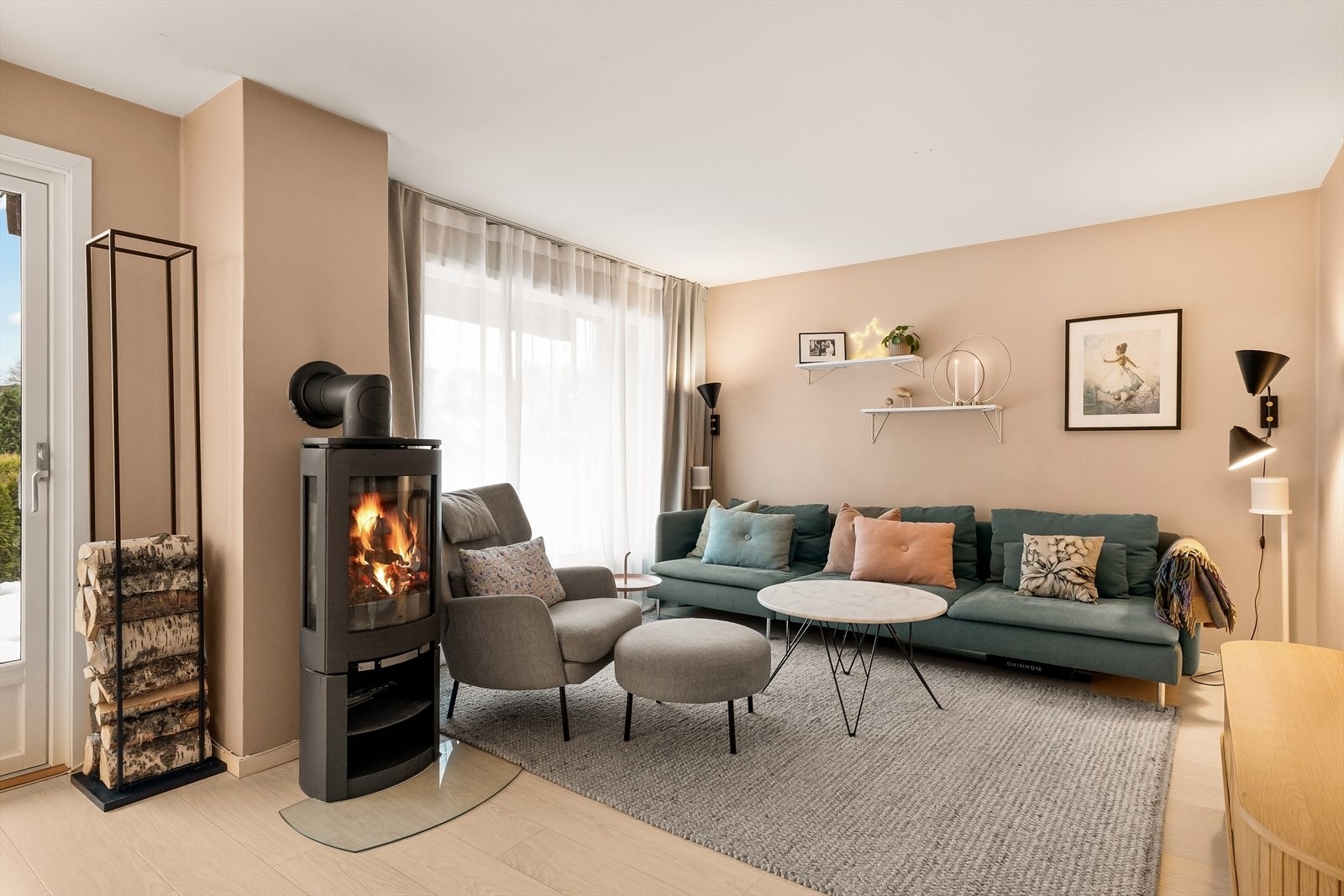 Nyere peisovn i stua Galleribilde