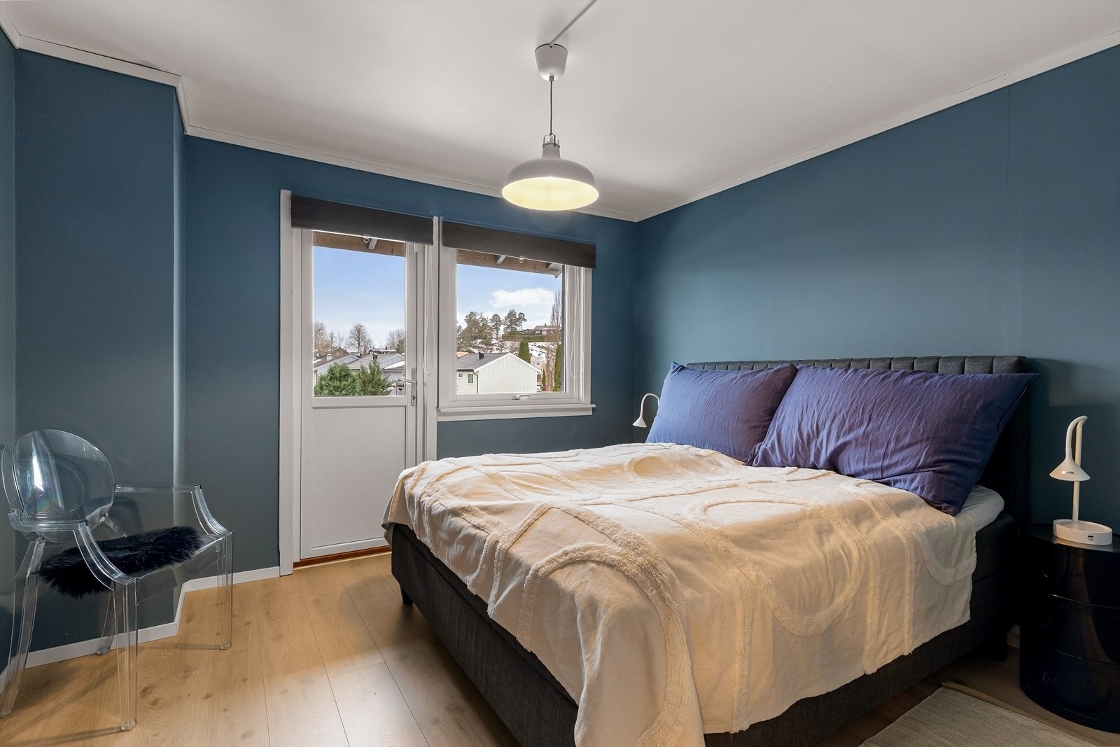 Hovedsoverom med utgang til balkong Galleribilde