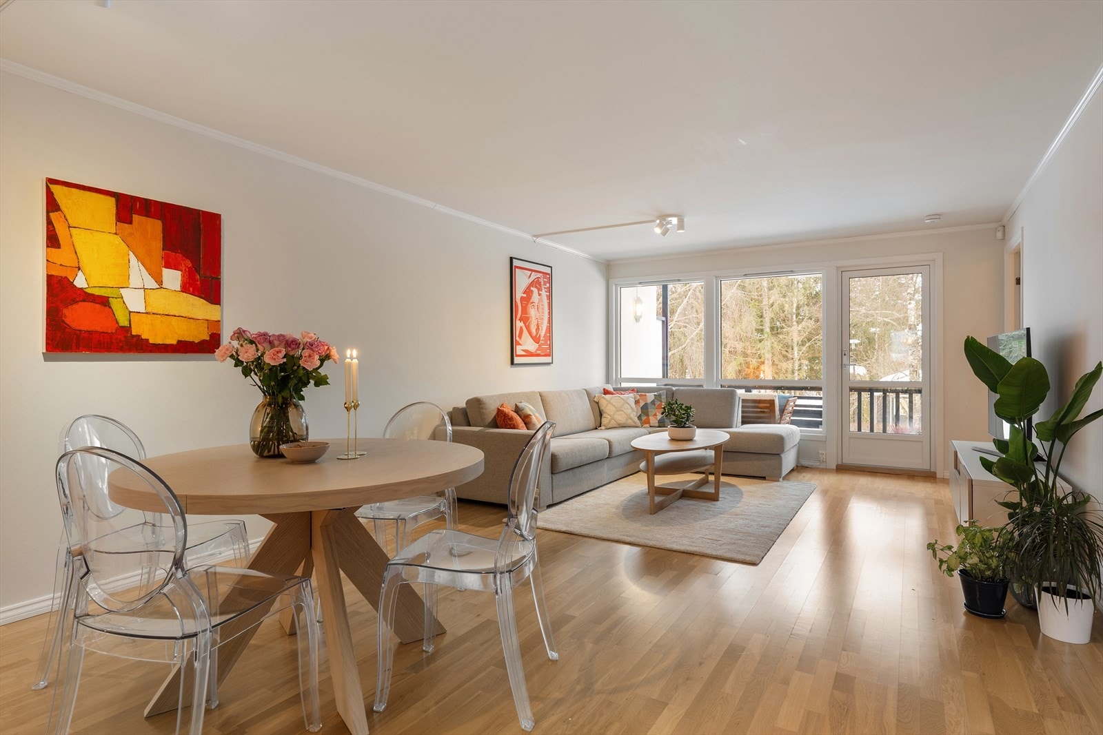 Velkommen til Gullhaugveien 199 - presentert av Eystein Garathun Næss v/Nordvik Bærum. (Foto: Arne N. Schram) Galleribilde