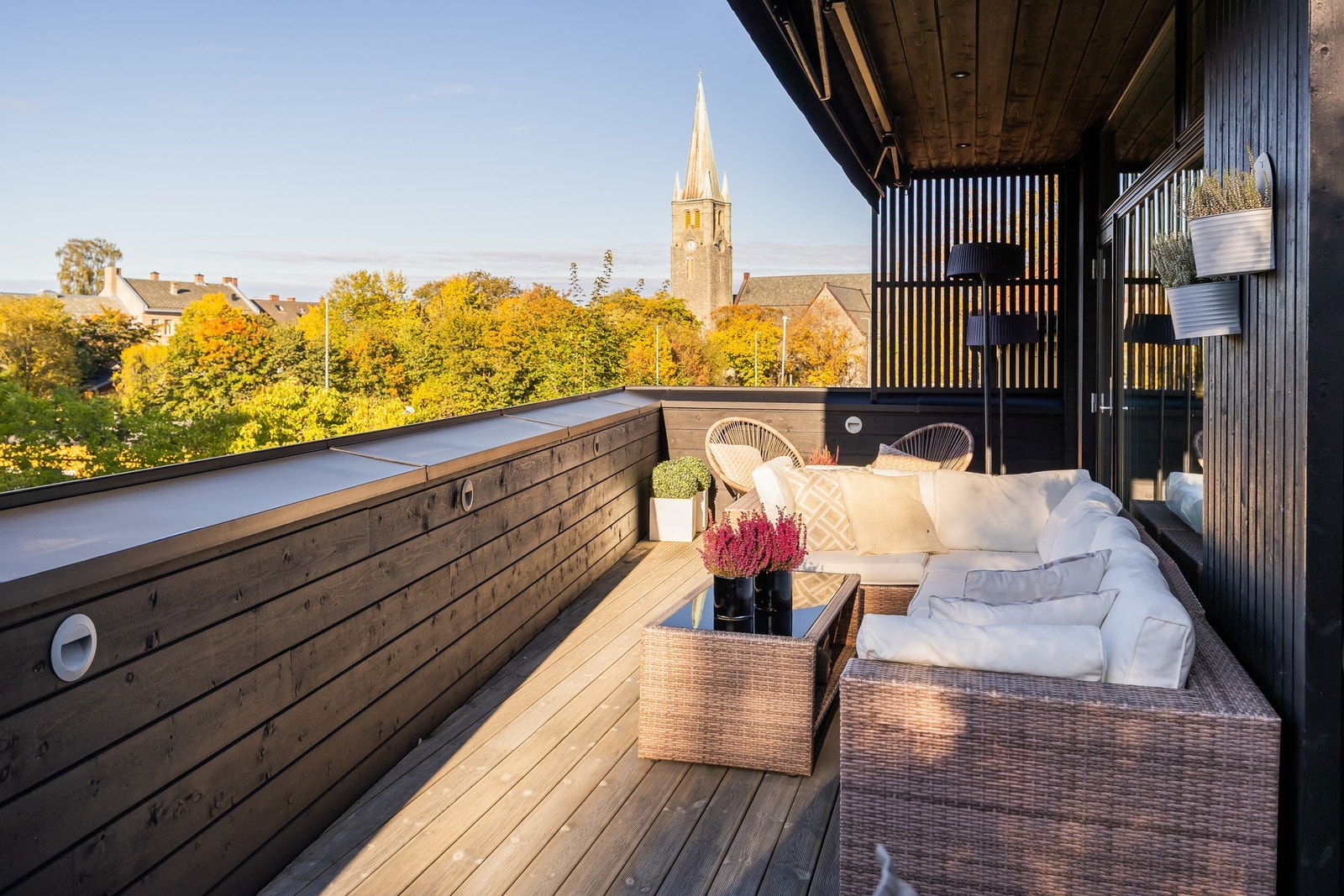 Utsikt mot Lademoen kirke. Galleribilde