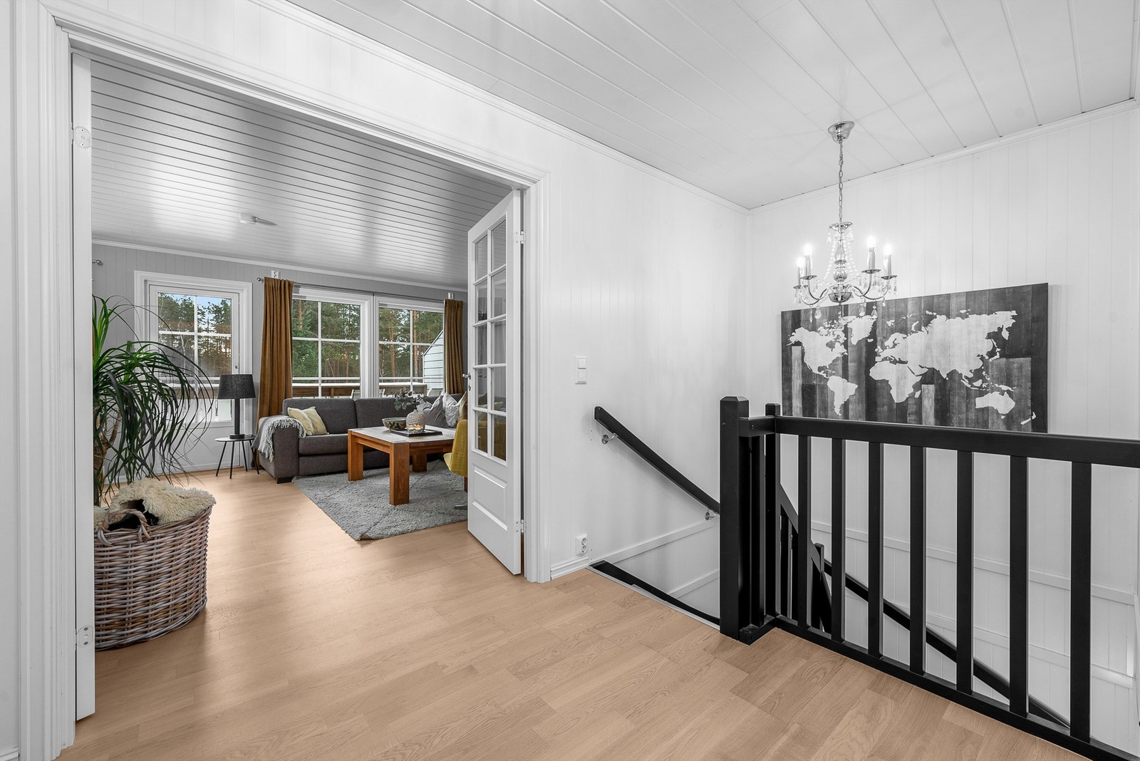 2.etasje består av en stue, to soverom og bad. Galleribilde