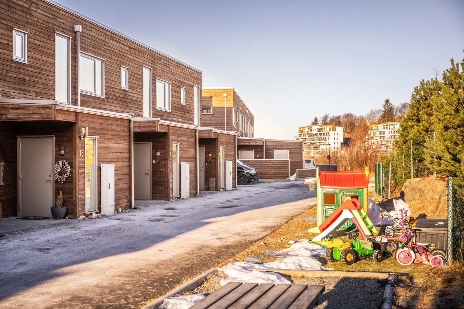 - Sentral beliggenhet med kort vei til flere dagligvarebutikker, gode bussforbindelser og treningsmuligheter - Galleribilde