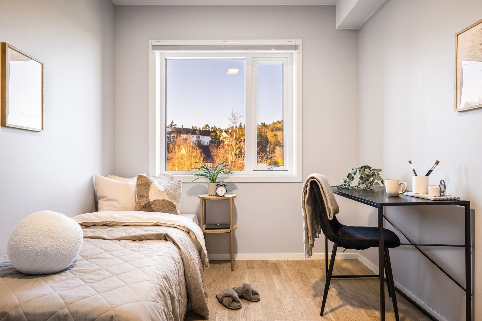 - Soverom 3 er målt til 8,5 m2 og har plass til enkelseng og garderobe - Galleribilde