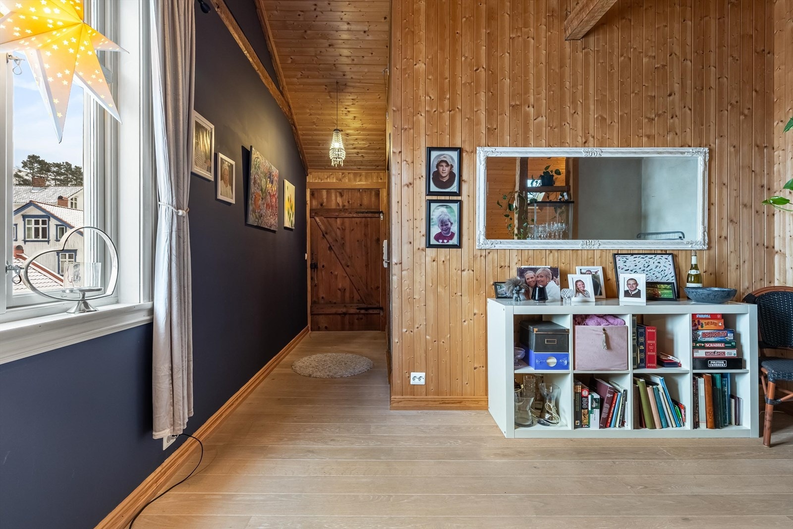 Spisestue/Gang 3. etasje. Galleribilde