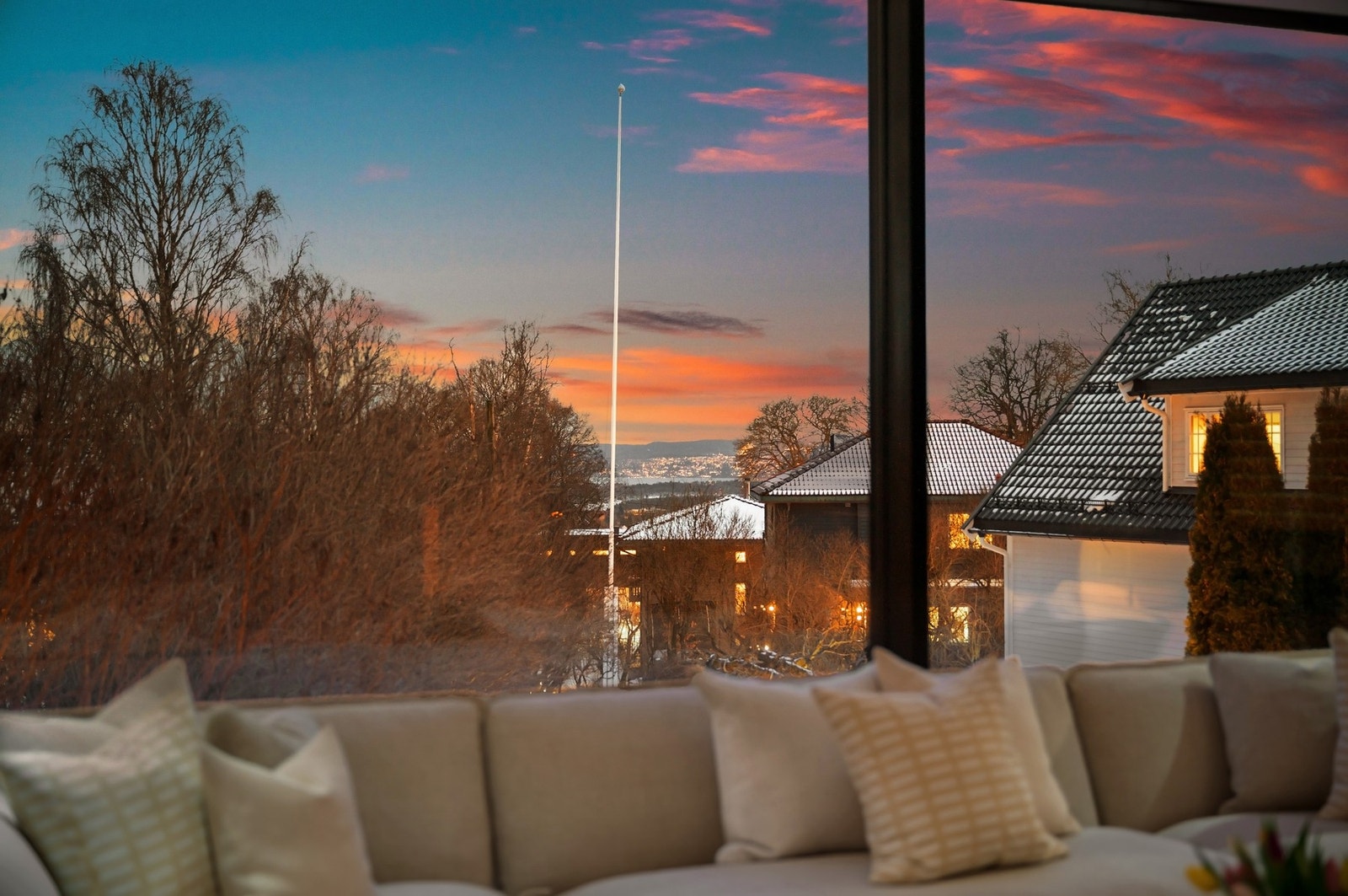 Solrik og sentral beliggenhet på Vinderen med vakker utsikt. Galleribilde