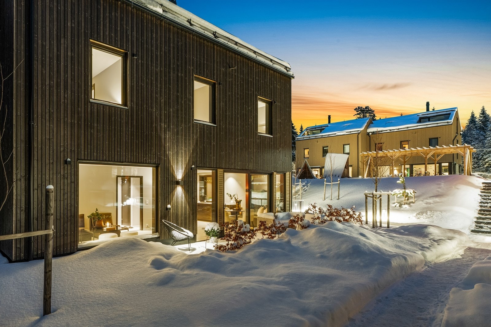 Meget barne- og familievennlig med mye plass å boltre seg på Galleribilde