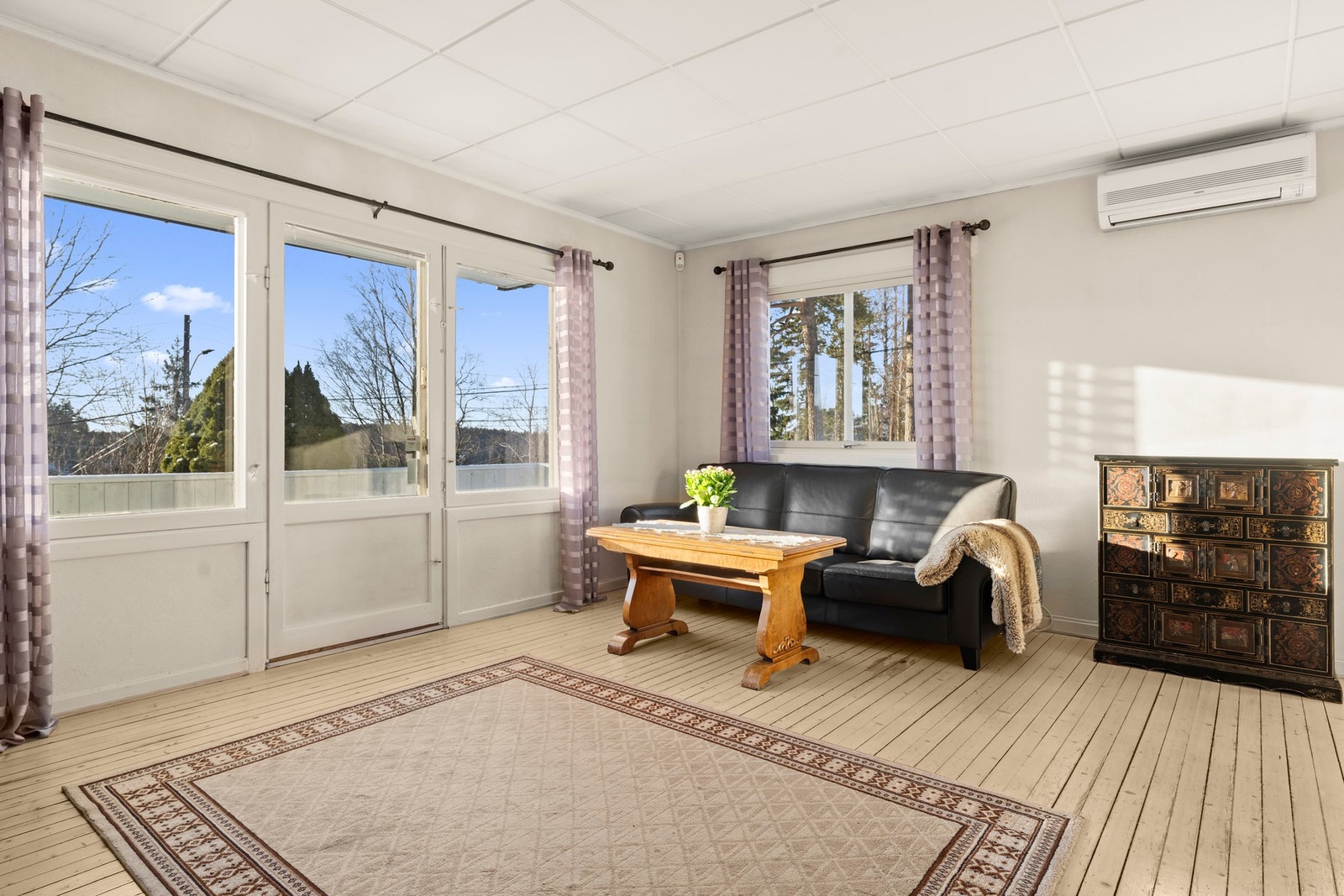 Fra stuen er det direkte utgang til terrassen på 23 kvm. Galleribilde