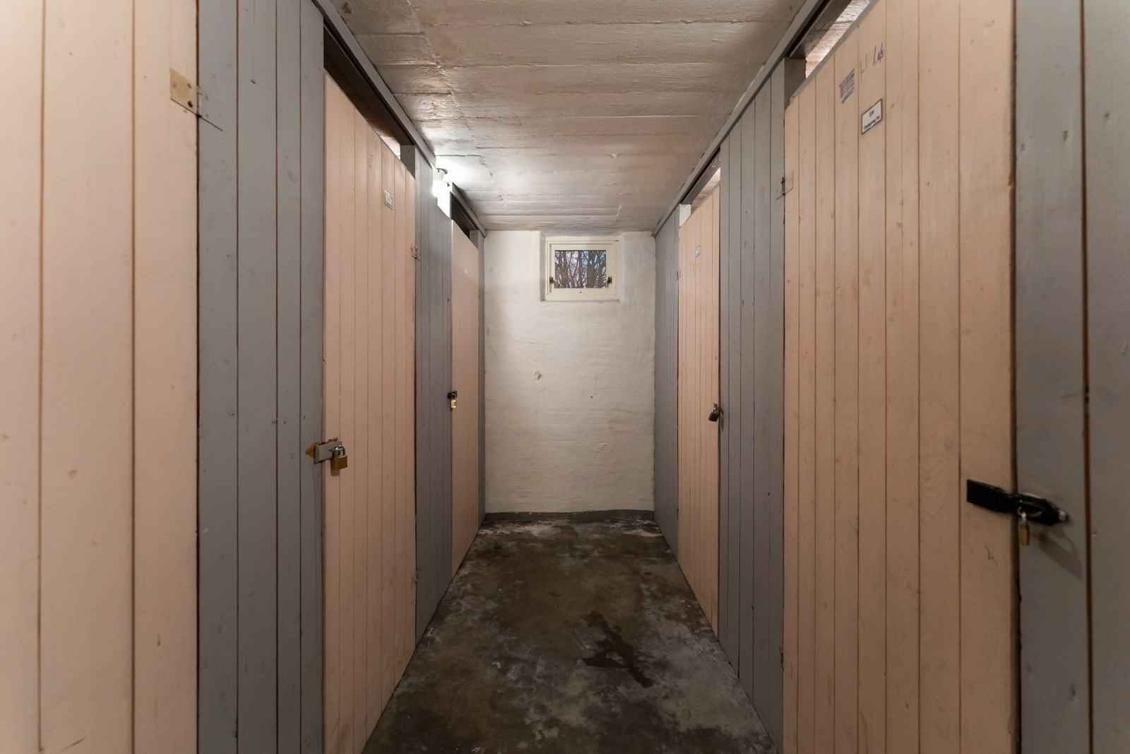 Gode lagringsmuligheter i både kjellerbod og én loftsbod. Galleribilde