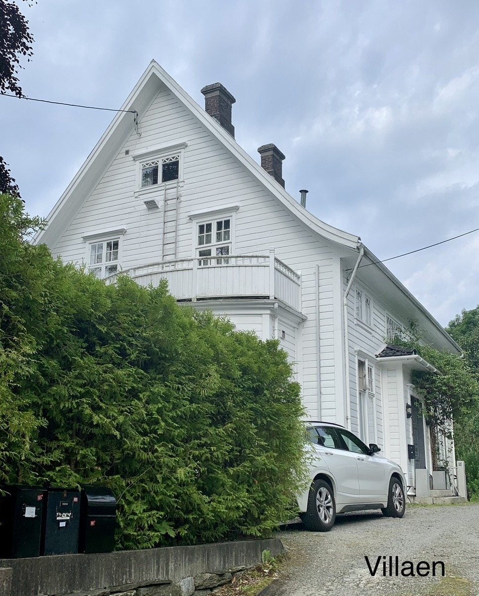 Innkjørsel til eiendom Galleribilde