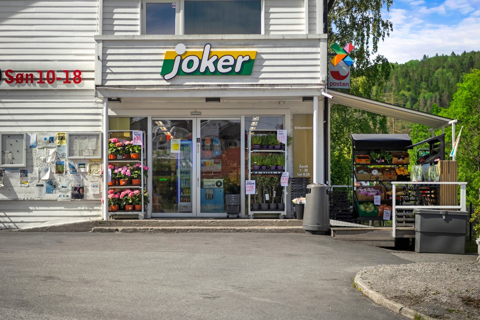 Det er 5 minutter å gå til den populære Joker-butikken, som også har søndagsåpent! Galleribilde