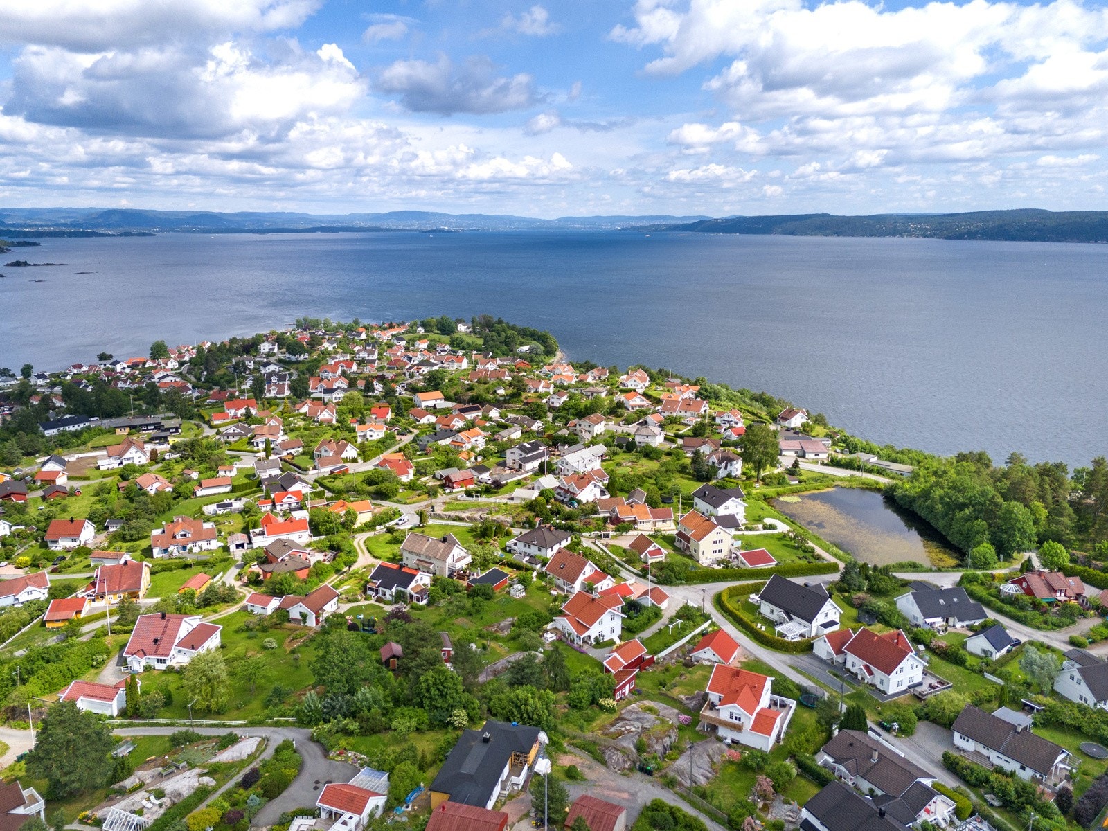 Høydefoto over Nærsnes Galleribilde