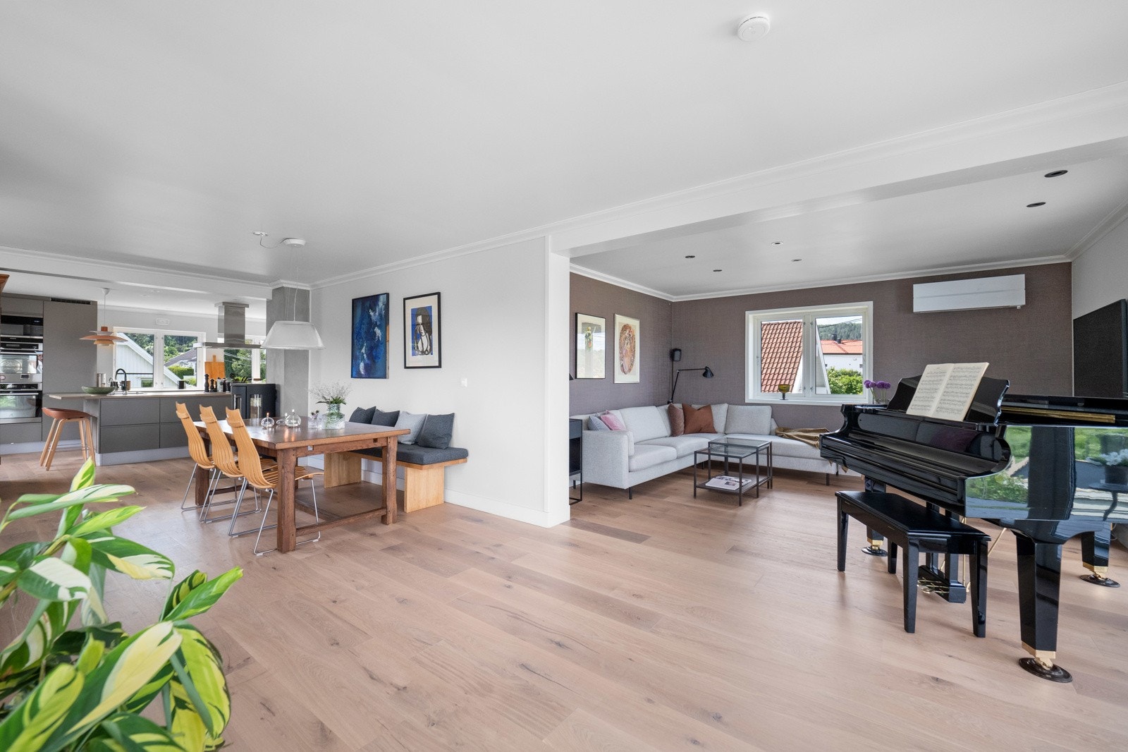 Stue med åpne løsninger Galleribilde