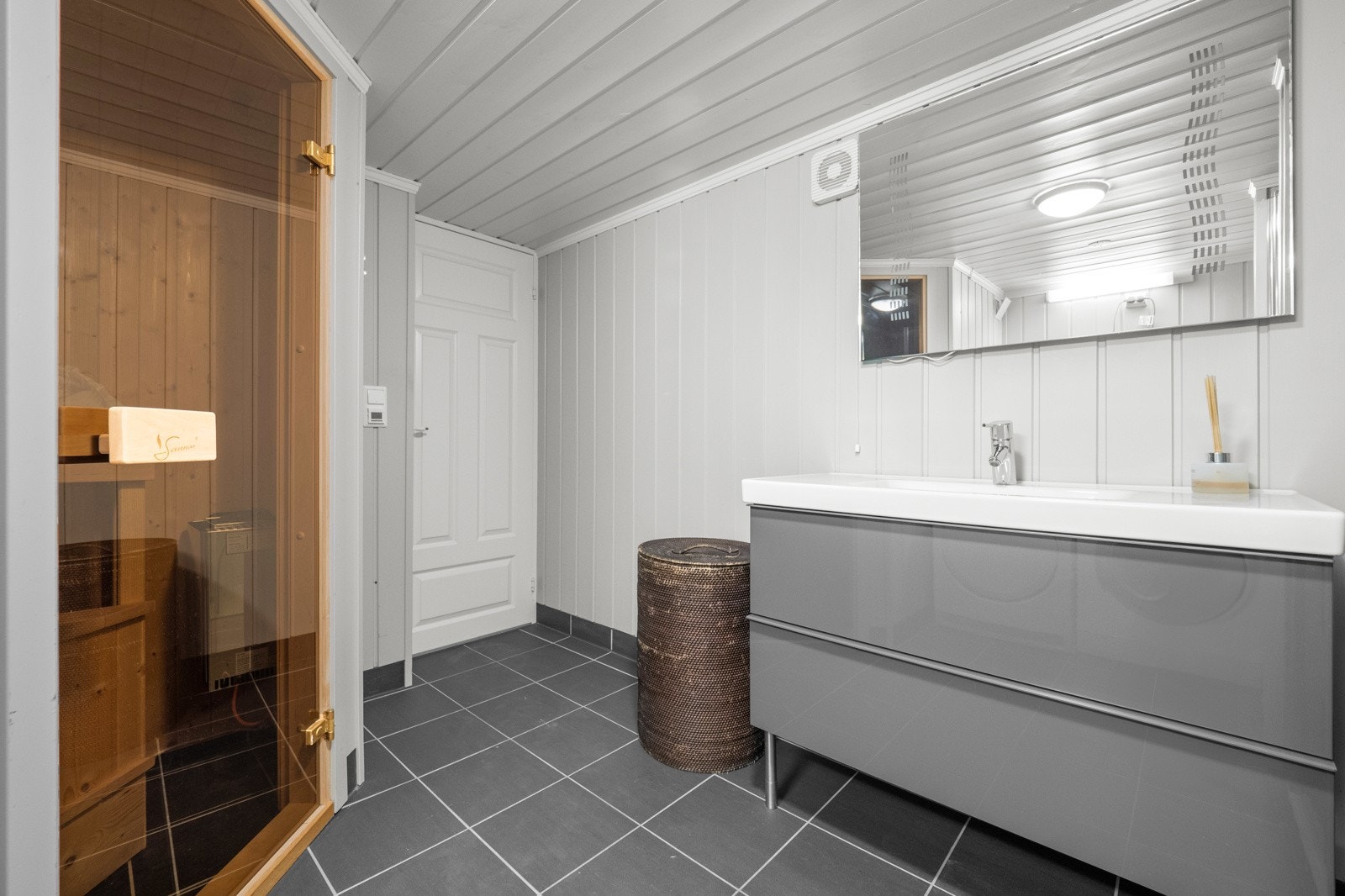 Badstue i tilknytning til badet i underetasjen Galleribilde