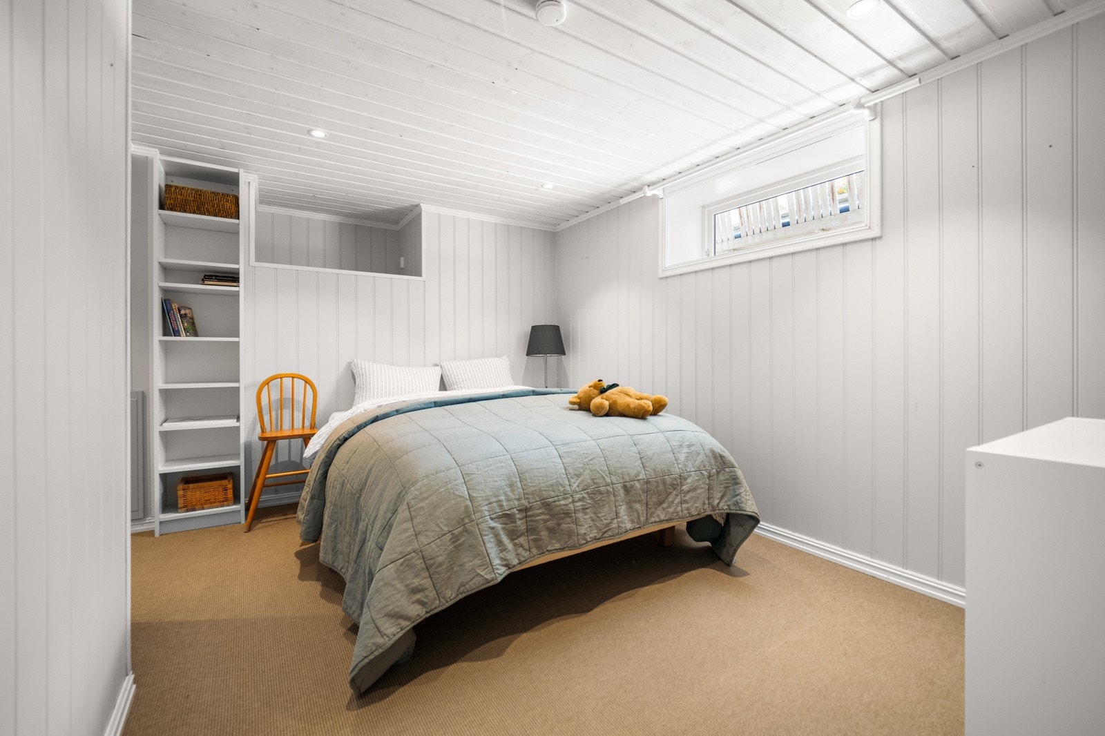 Disponibelt rom i underetasjen som benyttes til soverom (rommet er ikke godkjent for varig opphold) Galleribilde