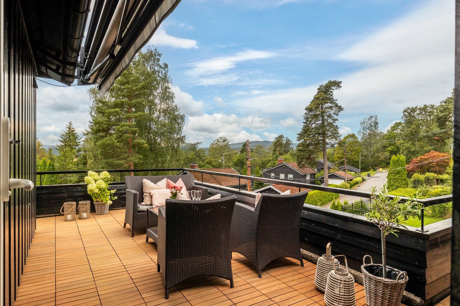 Balkongen er hele 28 kvm Galleribilde