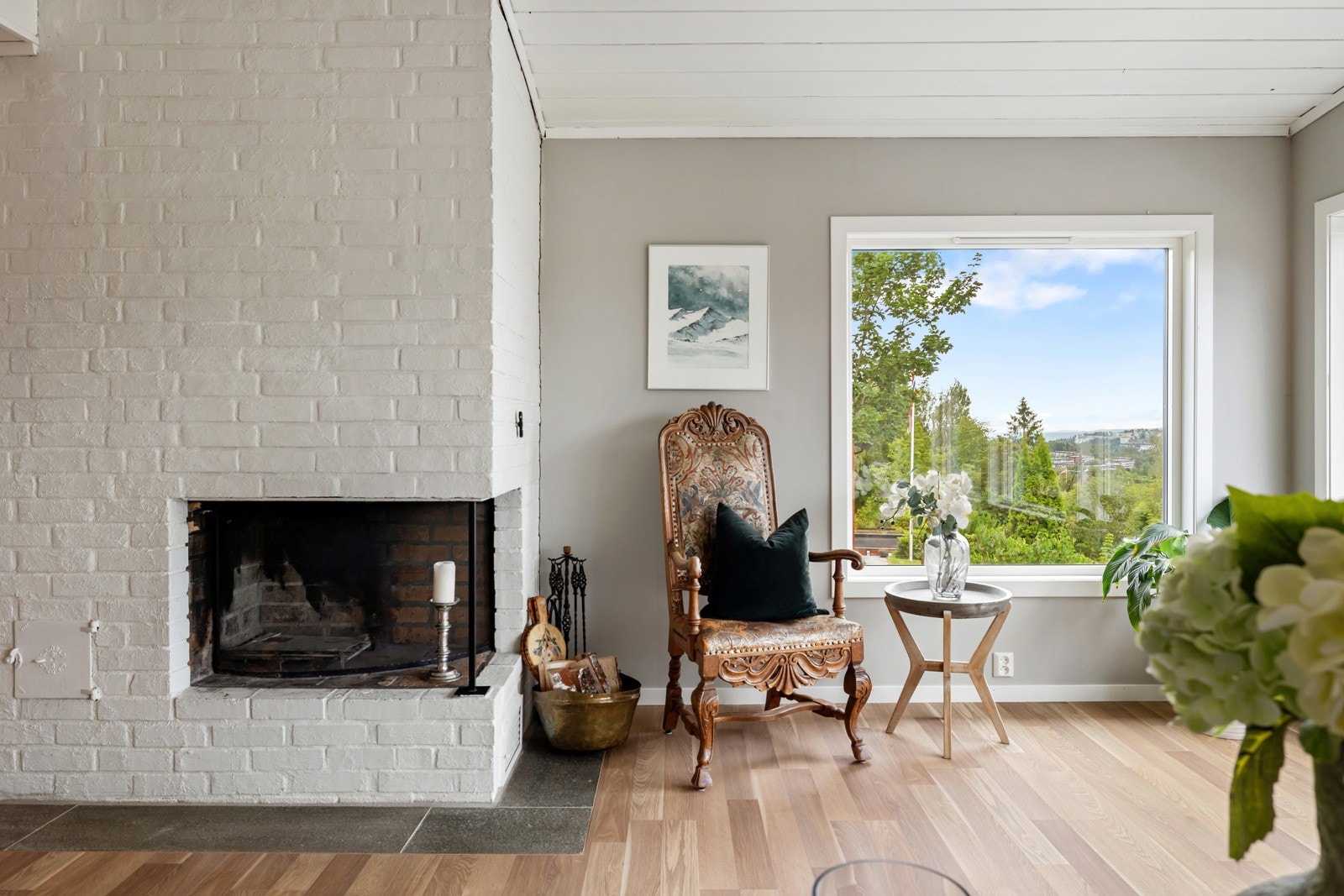 En peis setter prikken over i-en og skaper både varme og hygge Galleribilde