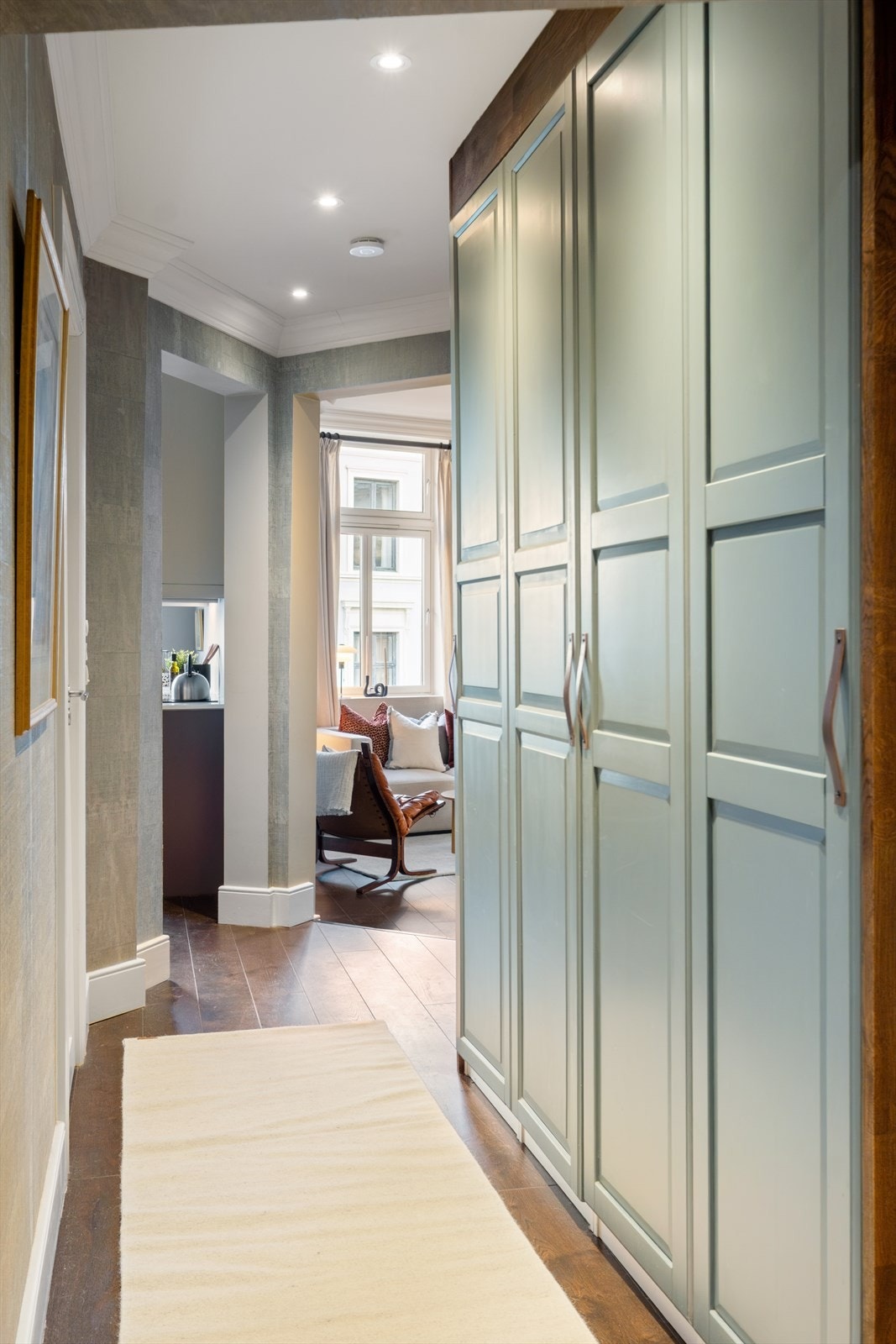 Godt med oppbevaring også i mellomgang Galleribilde