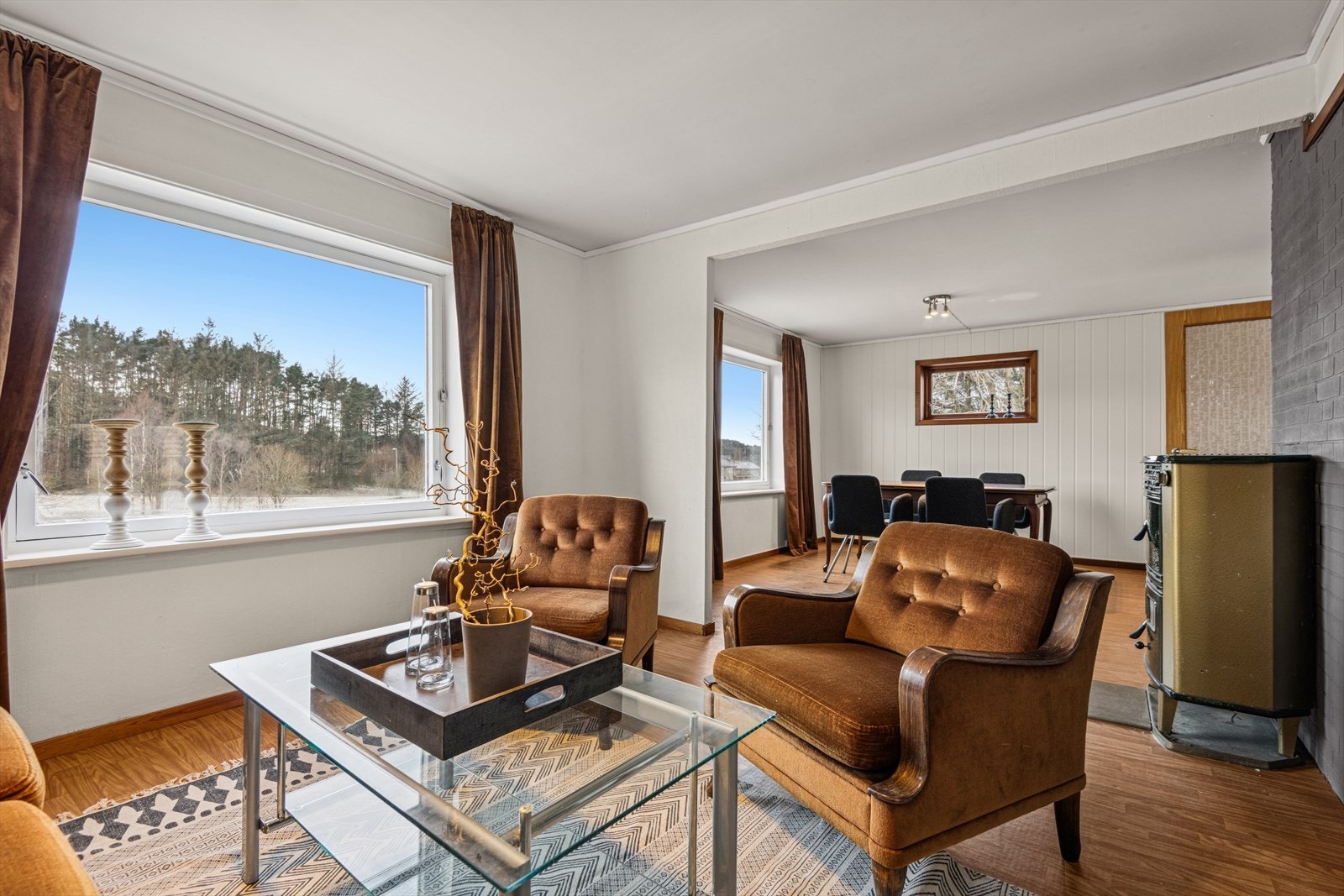 Stue med flere møbleringsmuligeheter. Galleribilde