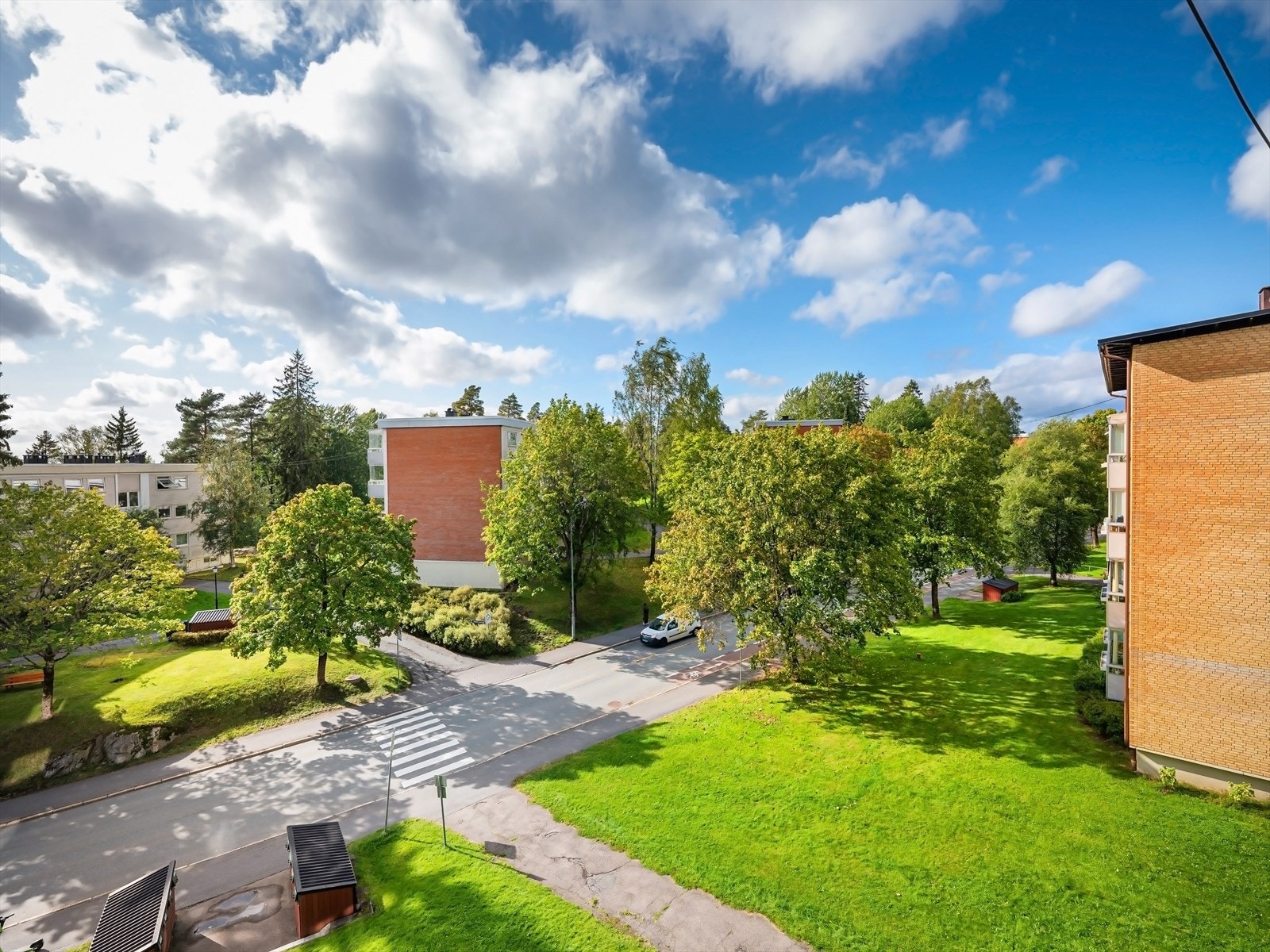 Borettsalget har parkerings- og garasjeplasser til leie etter ventelise. Galleribilde