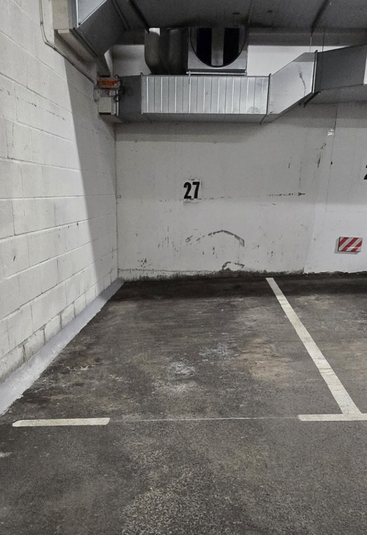 Selger eier idag tinglyst garasjeplass i nabobygget som kan kjøpes for kr. 500 000 + omkostninger Galleribilde