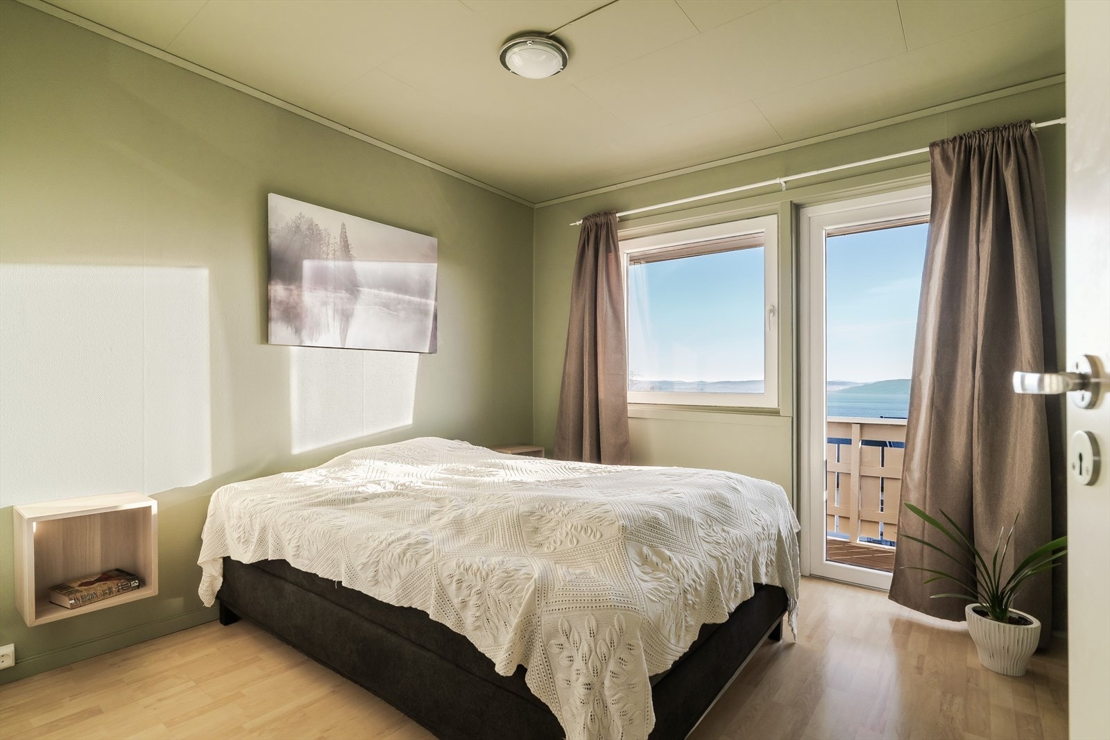 Hovedsoverommet er på ca. 11,5 kvm og har utgang til balkong. Galleribilde