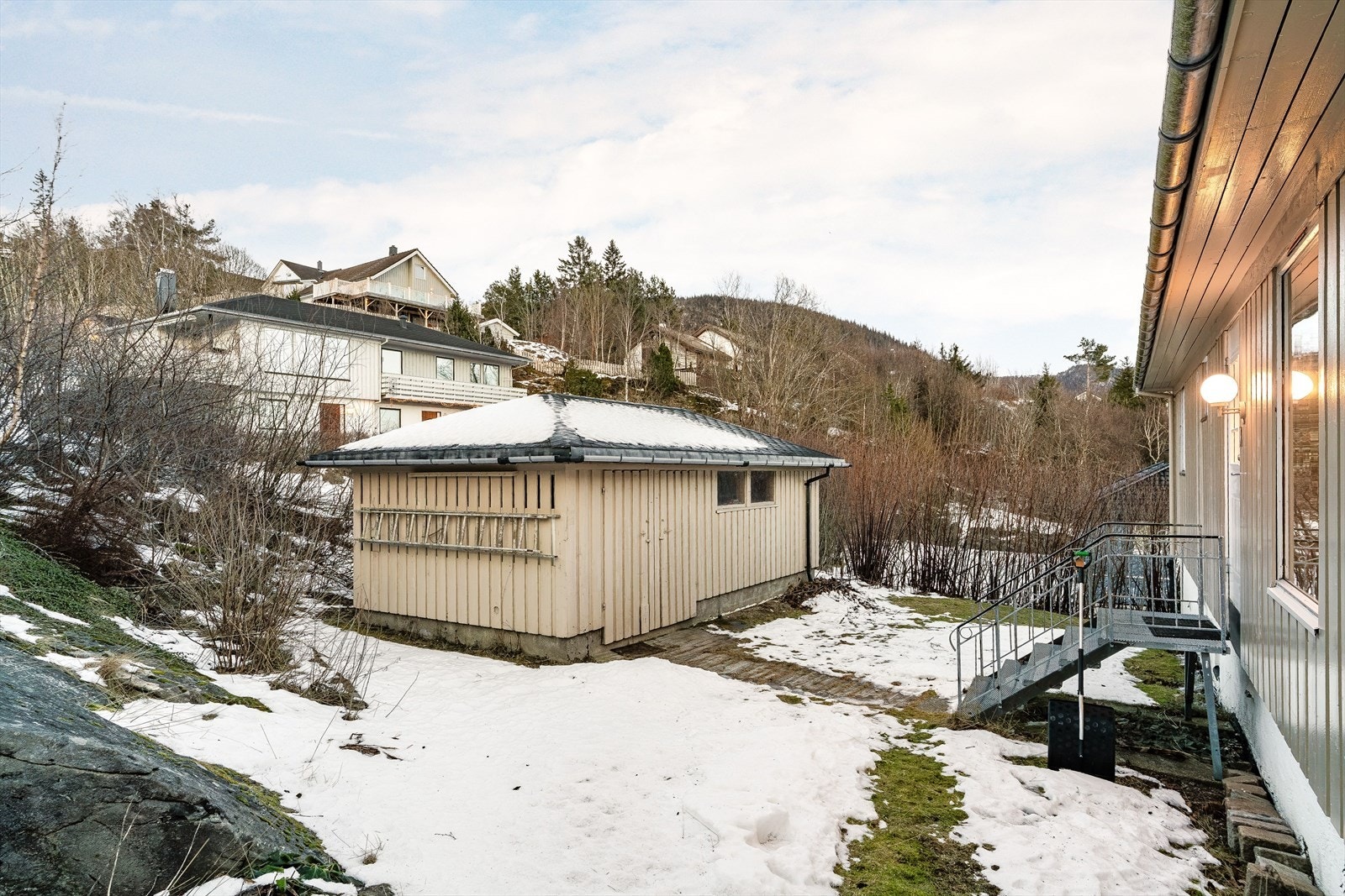 Boligens uthus er på ca. 23 kvm. Galleribilde