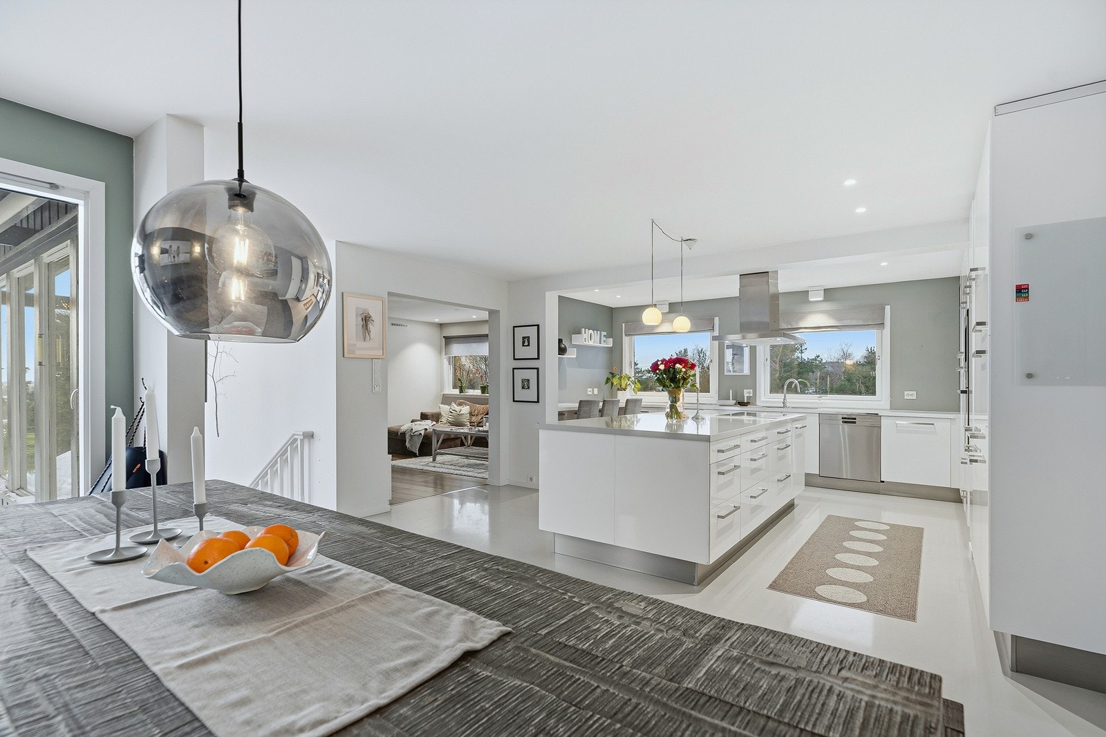 Eneboligen holder en høy standard og har flotte farge- og materialvalg. Galleribilde