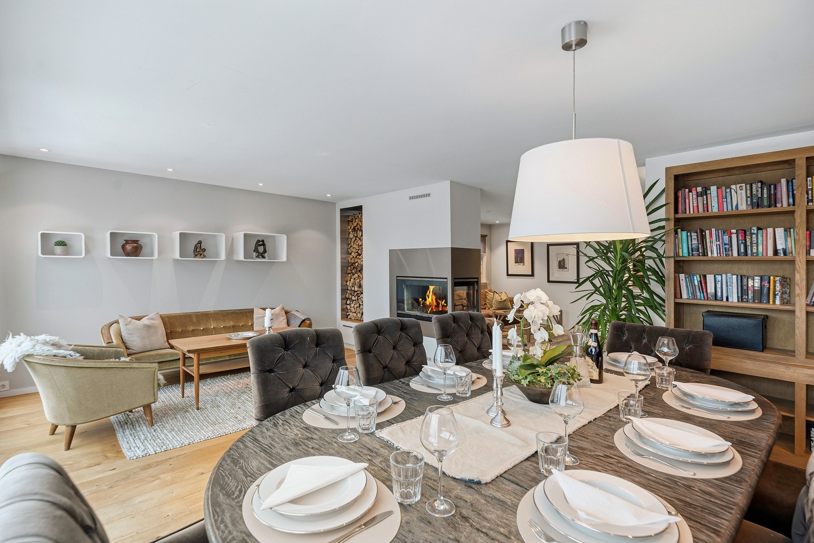 Her er det god plass til både familie og venner, og til større selskaper. Galleribilde