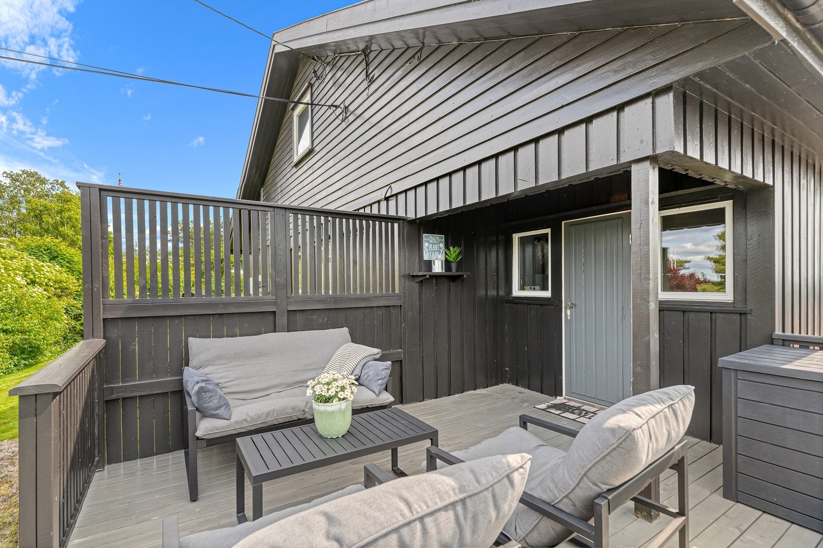 Terrassen har god plass til hagemøbler m.m. Galleribilde