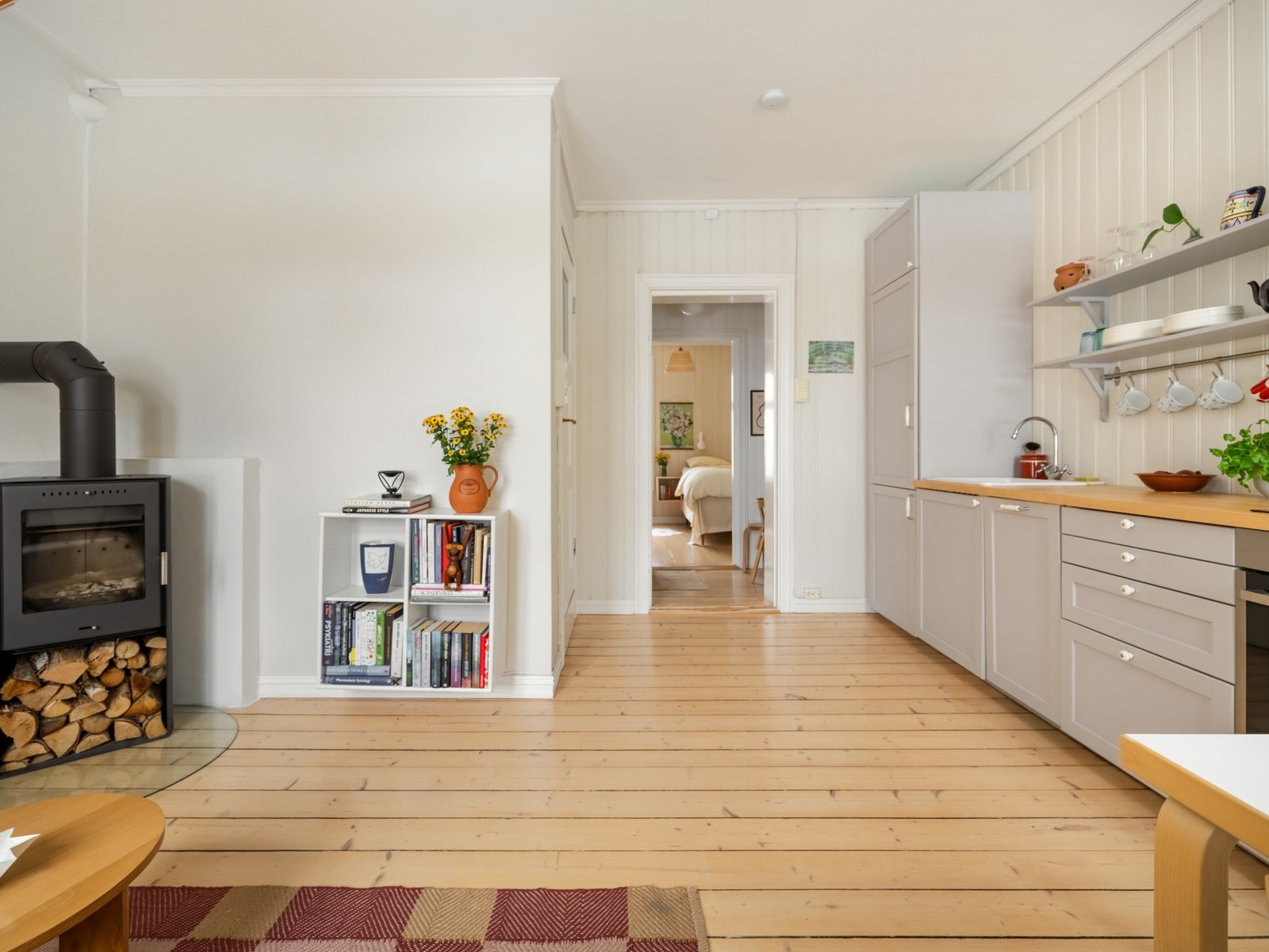 Takhøyden er også god, målt til hele 2,7 meter her i stuen. Galleribilde