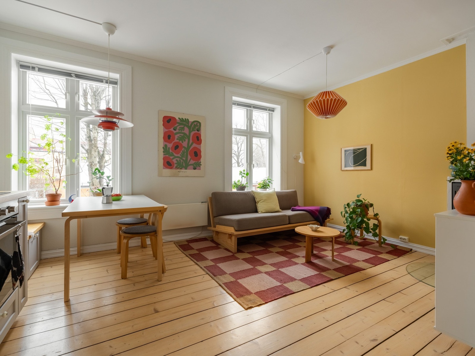 Den er vendt mot syd, noe som betyr fantastisk dagslys inn i rommet. Galleribilde