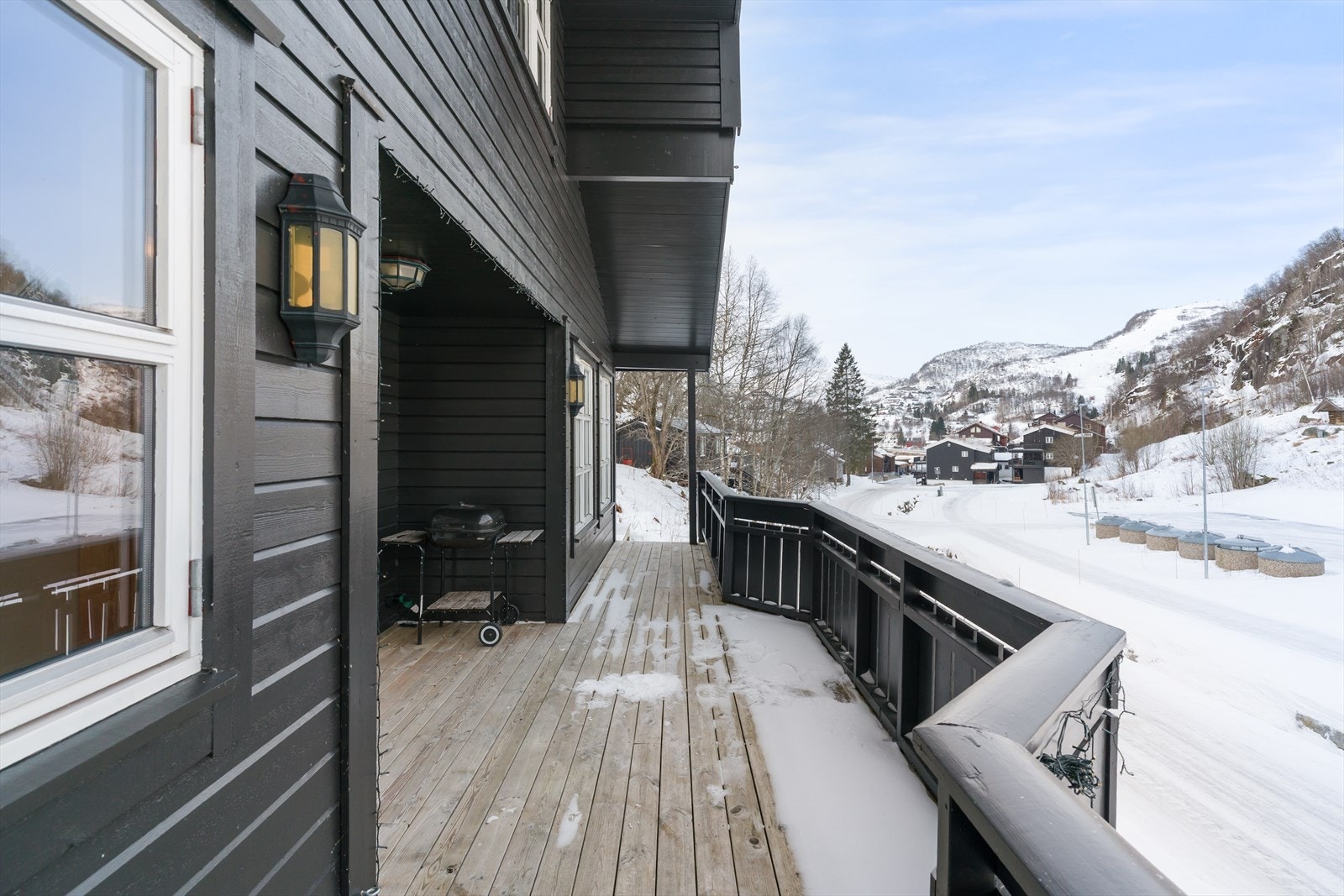 Terrasse ut fra gang og stue Galleribilde