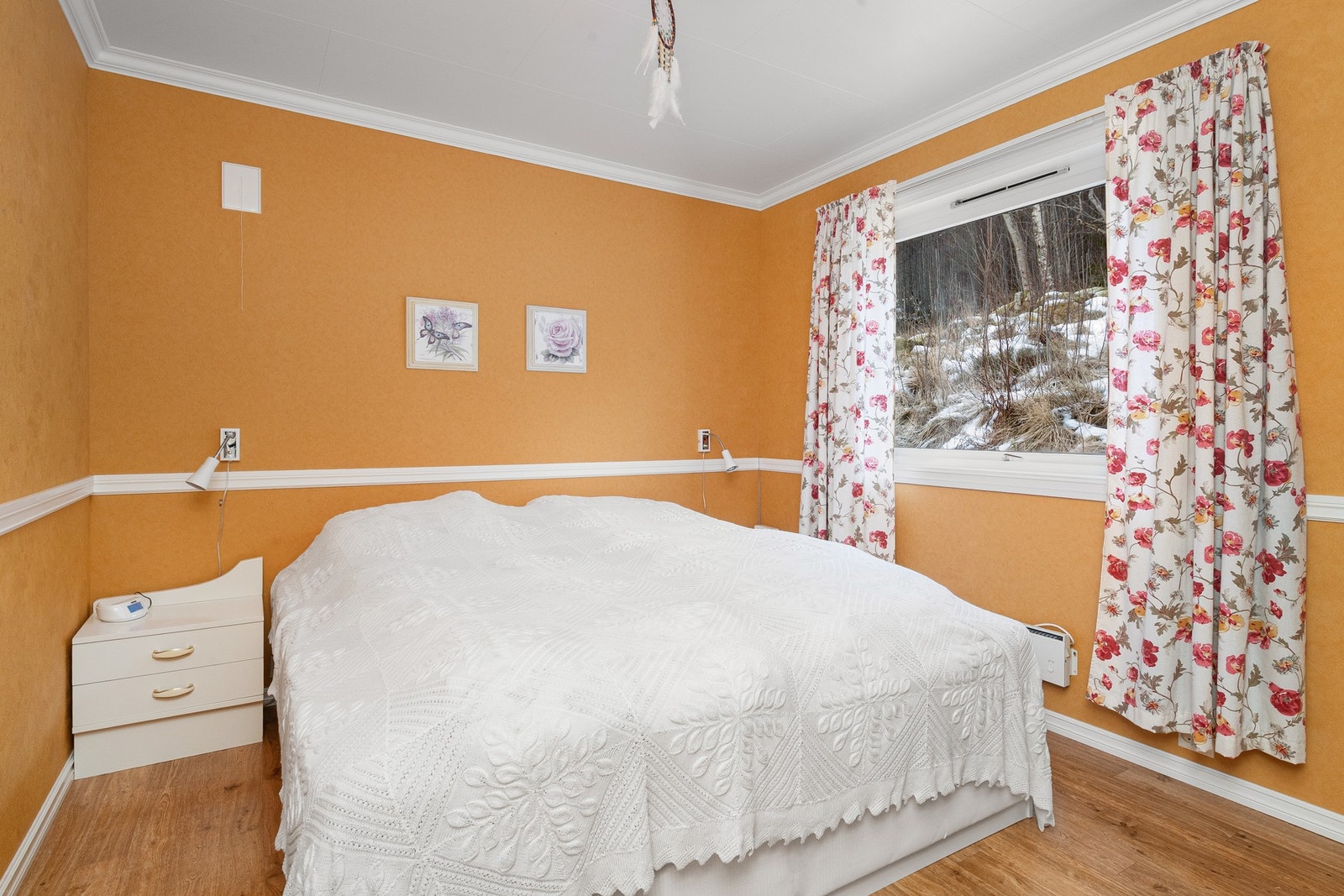 Hovedsoverommet har eget klesrom/bod og bad. Galleribilde