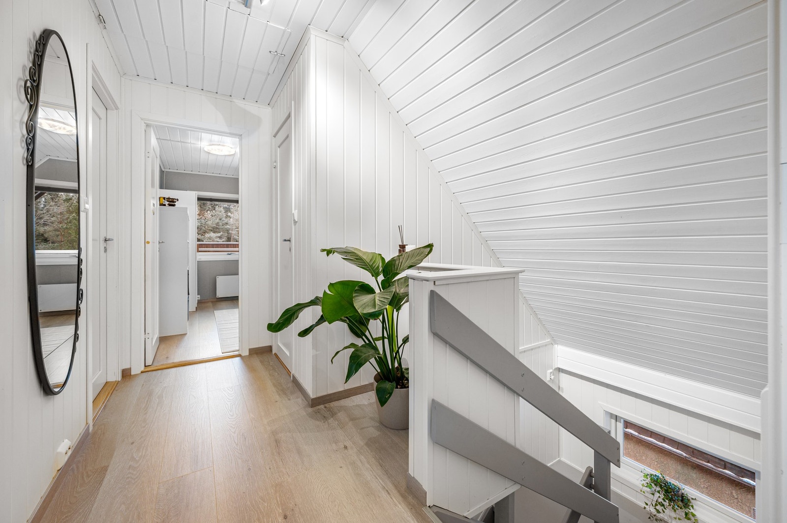 I andre etasje finner vi boligens 3 soverom og et bad Galleribilde