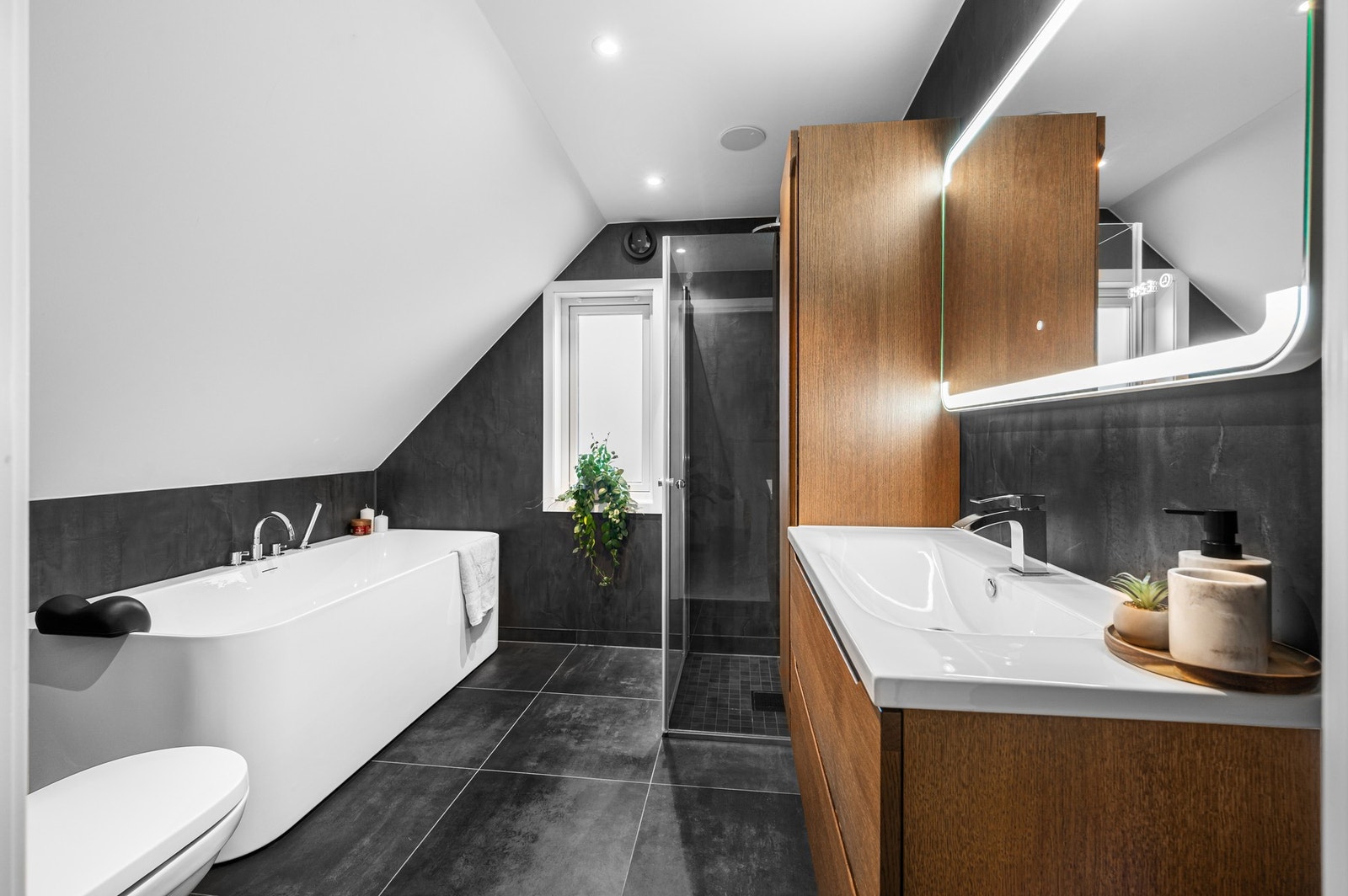 Flott flislagt bad på 6,2 kvm. Galleribilde