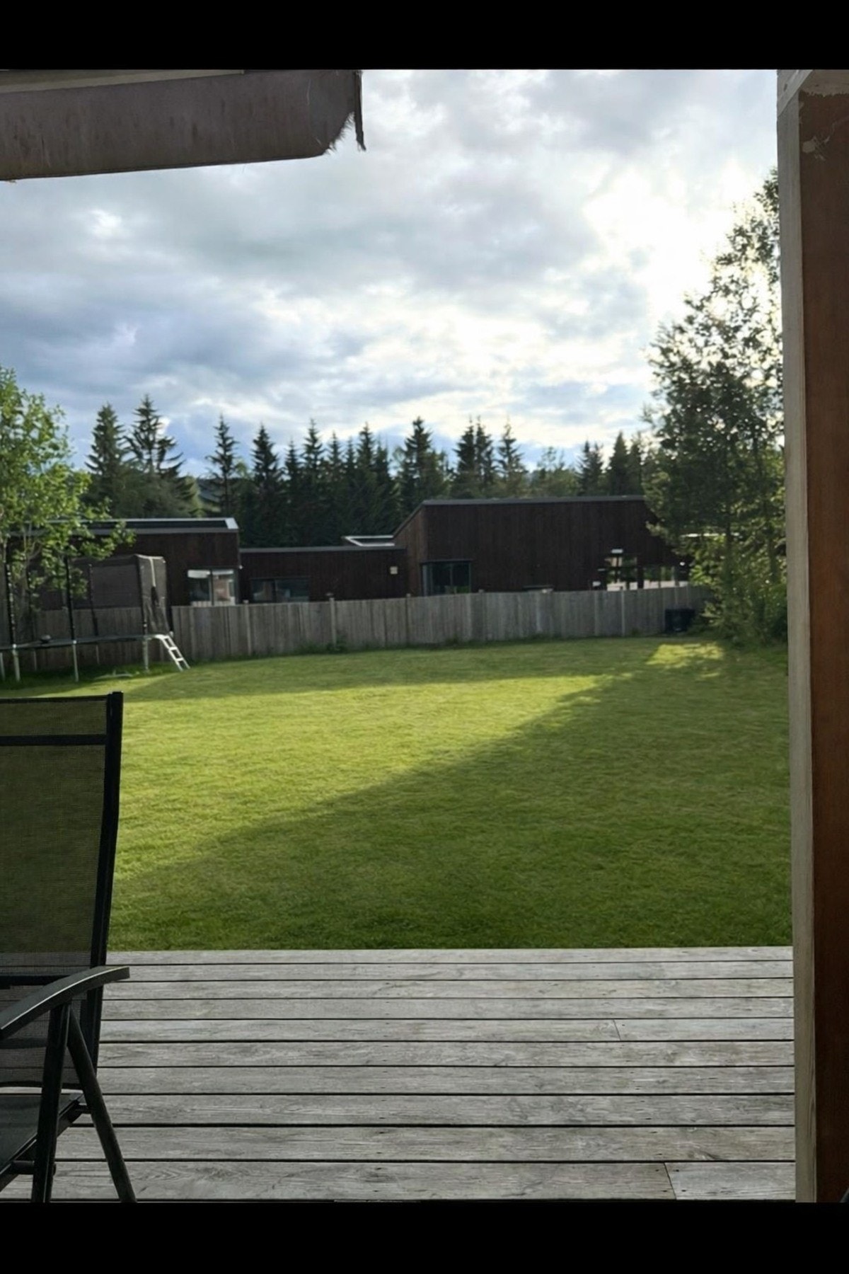 Bilde av hagen på sommerstid (privat bilde) Galleribilde