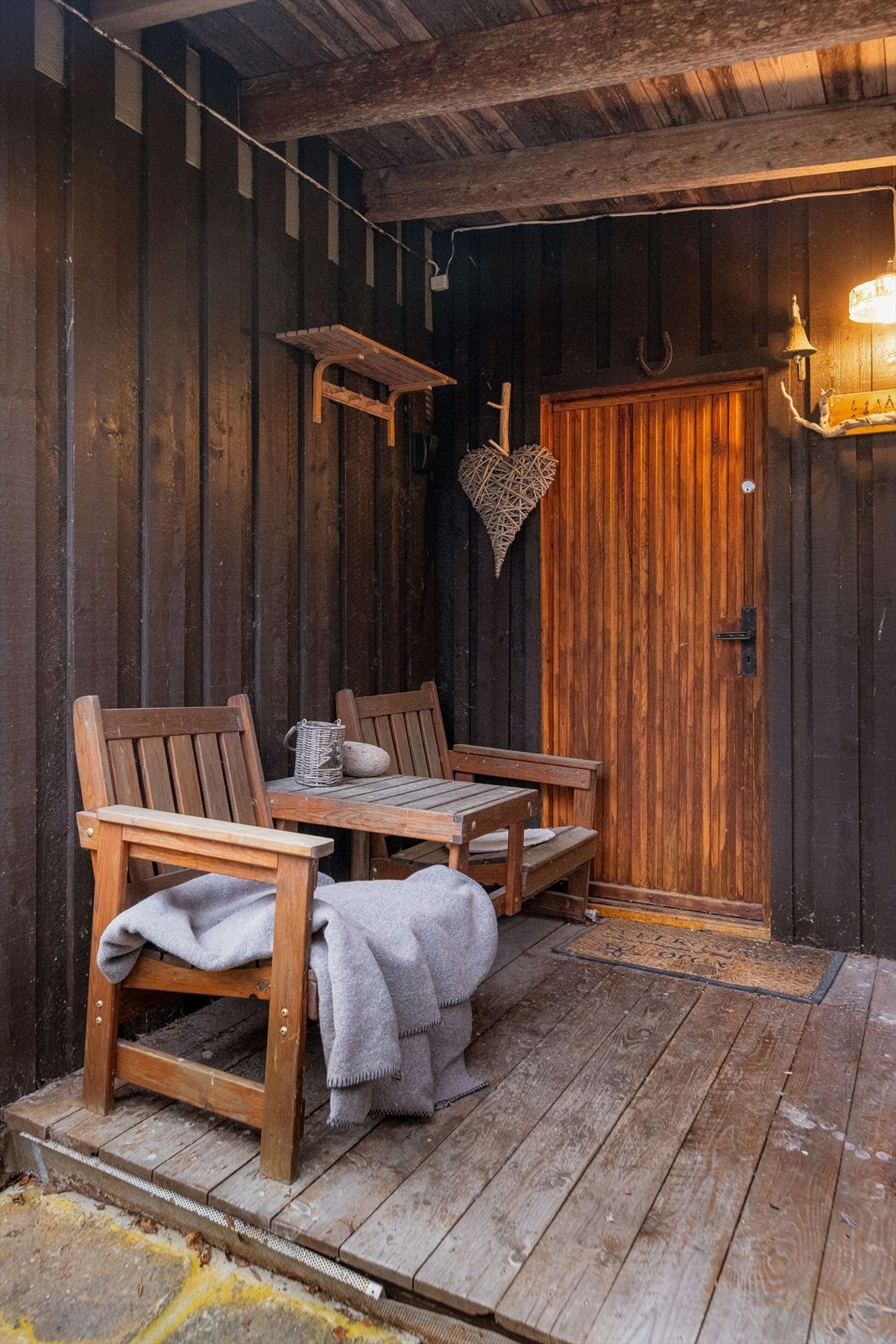 Ved inngangspartiet en platting på 3,2 kvm. Galleribilde