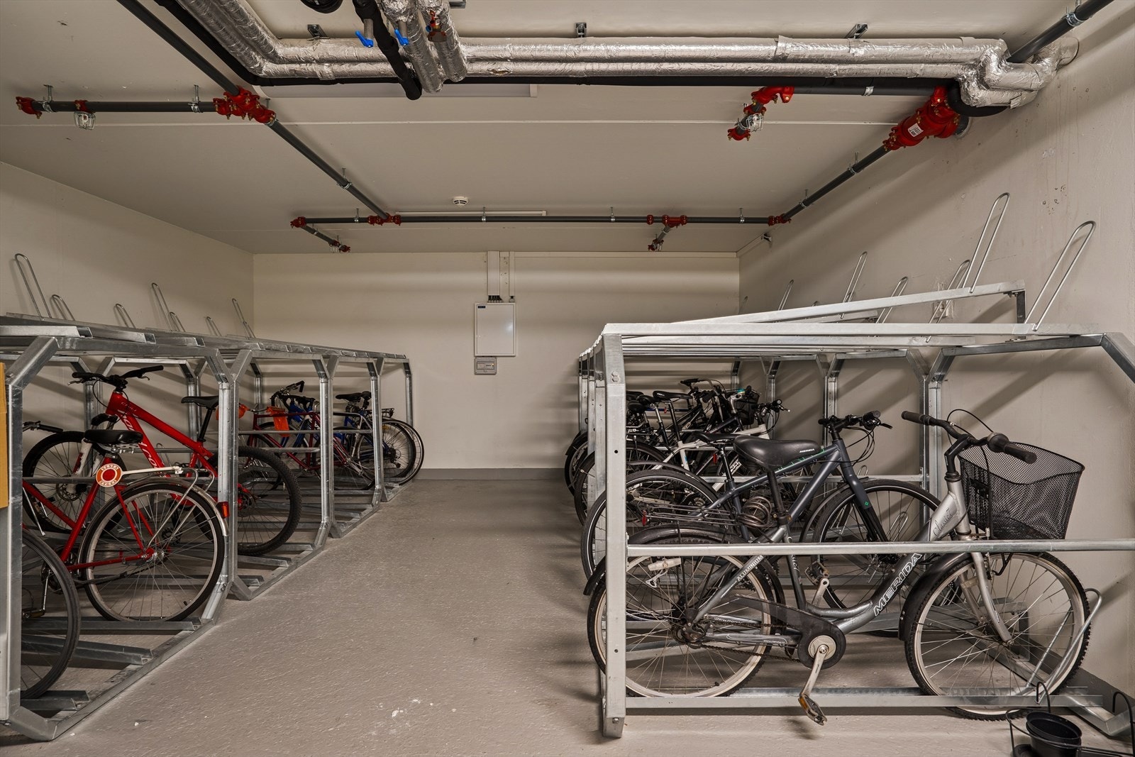 Felles innvendig sykkelparkering Galleribilde