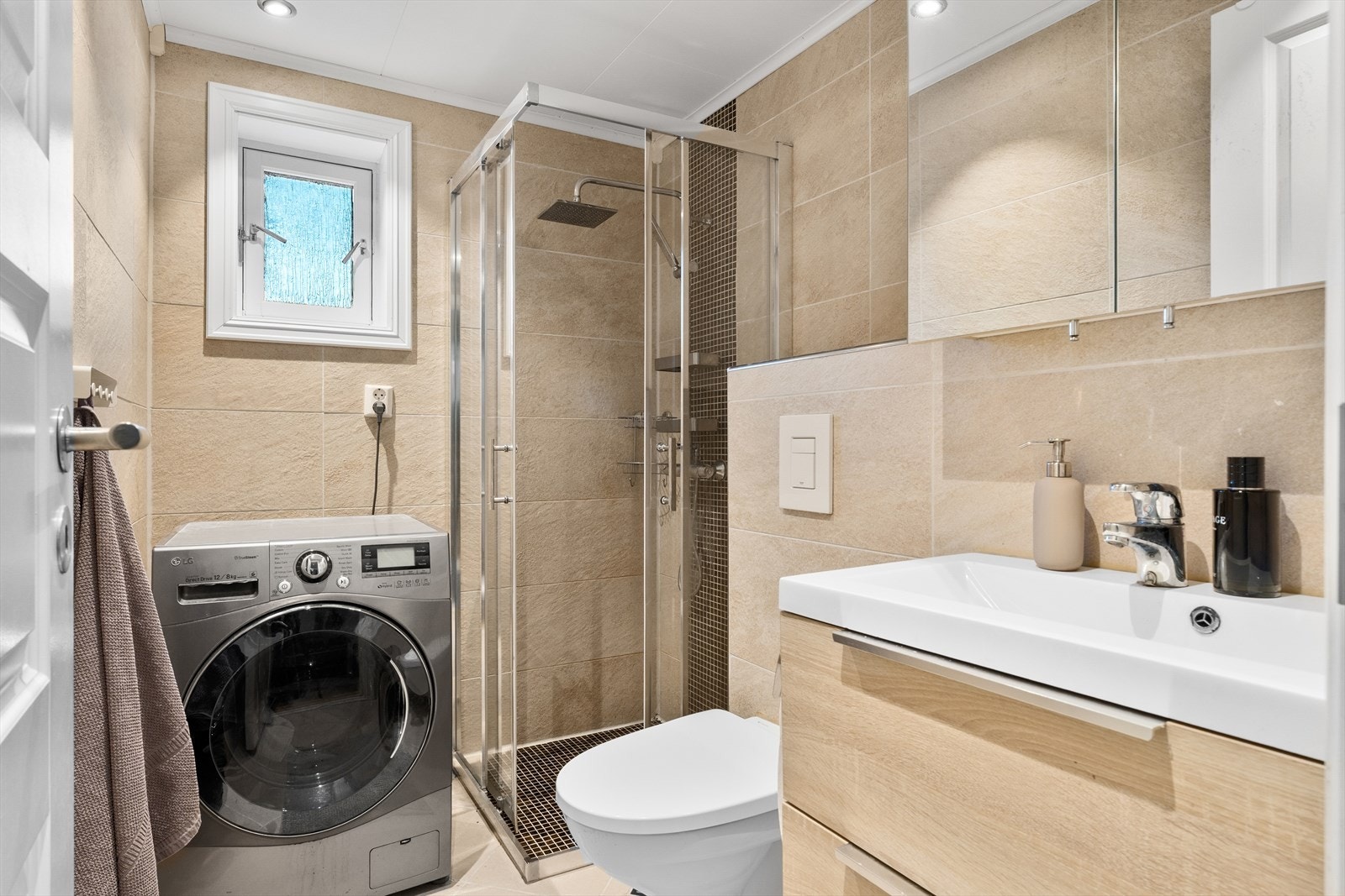 Baderom er oppgradert i 2016. Galleribilde