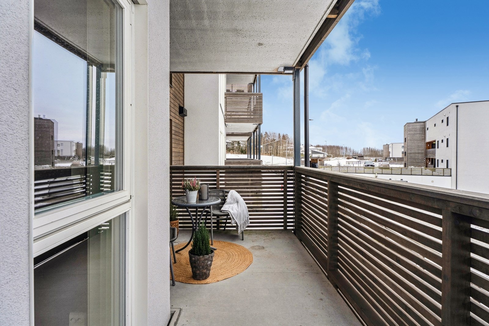 Her er det god plass til trivelig utemøblement og grill. Galleribilde