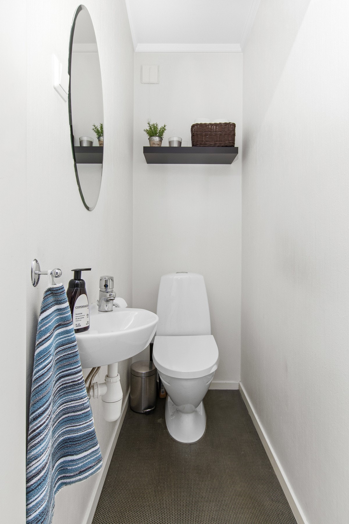 Toalett. Galleribilde