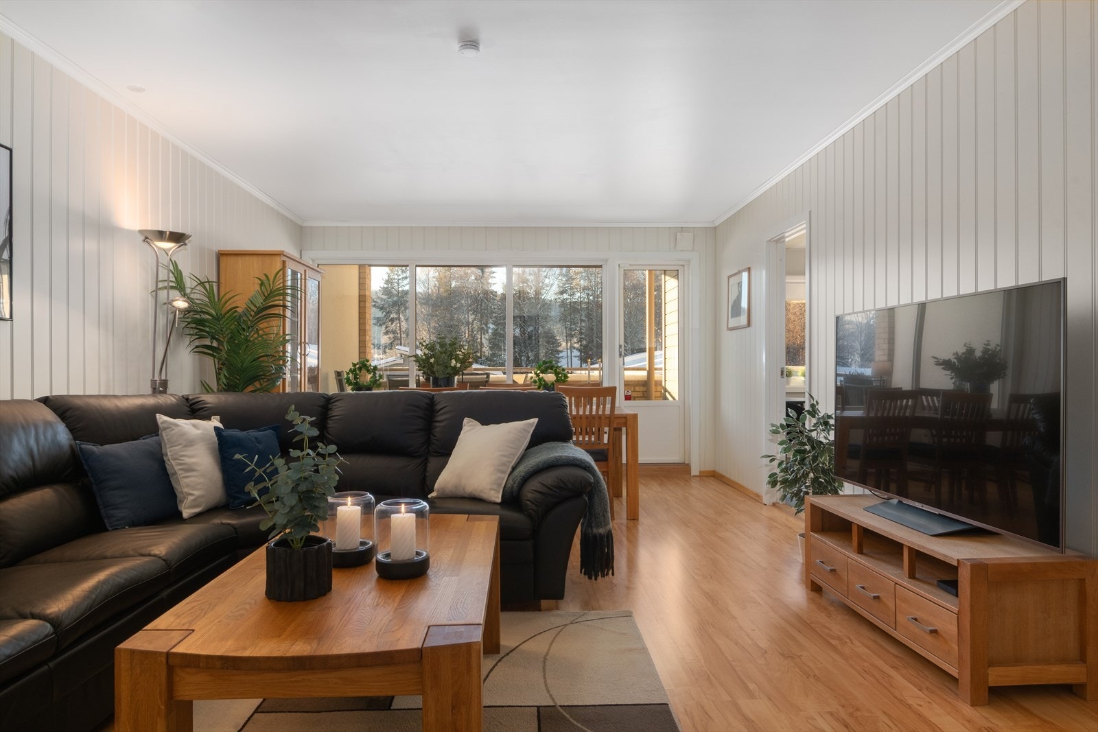 Stue med utgang overbygget balkong Galleribilde