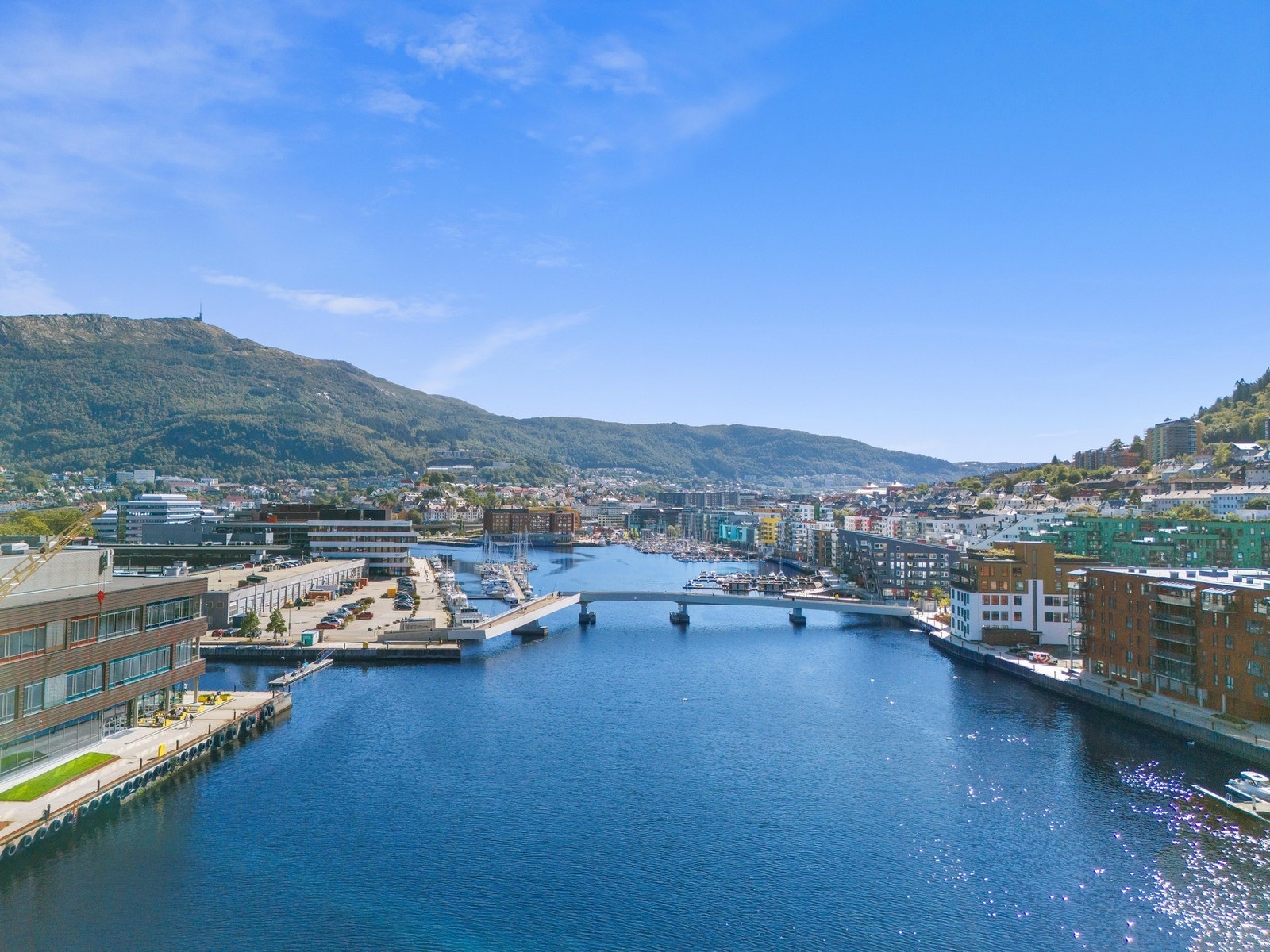 Småpudden tar deg effektivt over sundet til BI og videre mot sentrumskjernen. Galleribilde