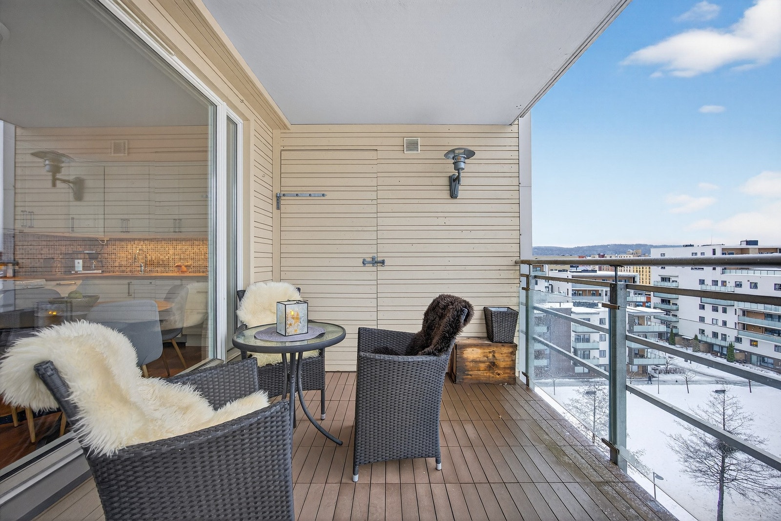 Her er det plass til sittegruppe - et hyggelig uterom for både hverdag og helg. Galleribilde