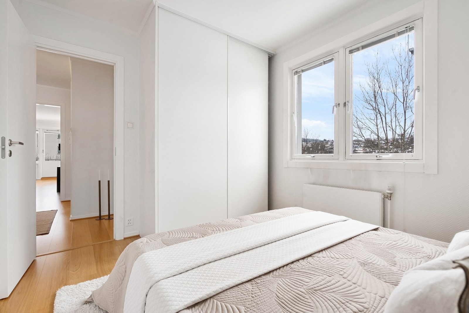 Soverommet har også plass til garderobeskap. Galleribilde