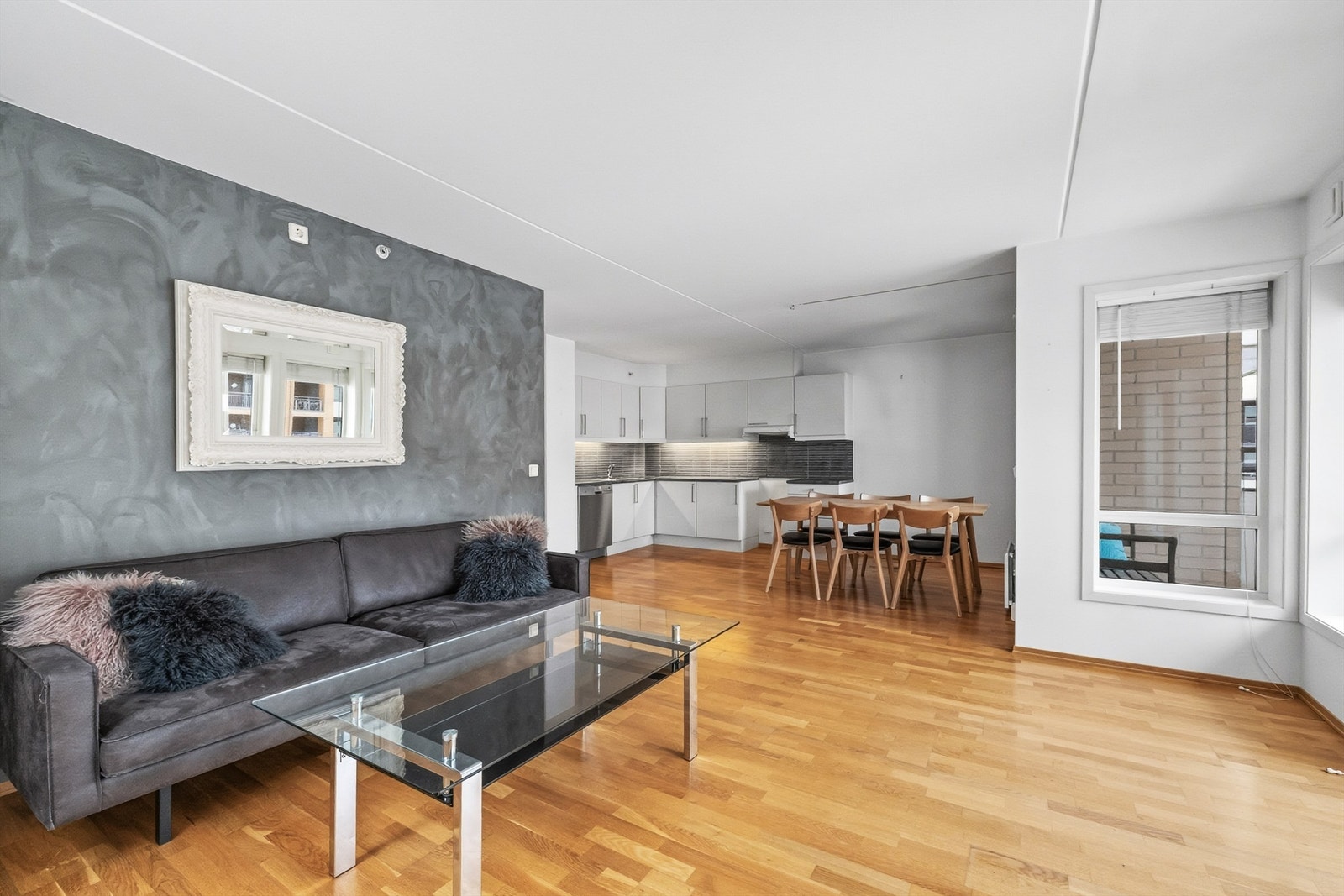 Åpen løsning mot kjøkken Galleribilde