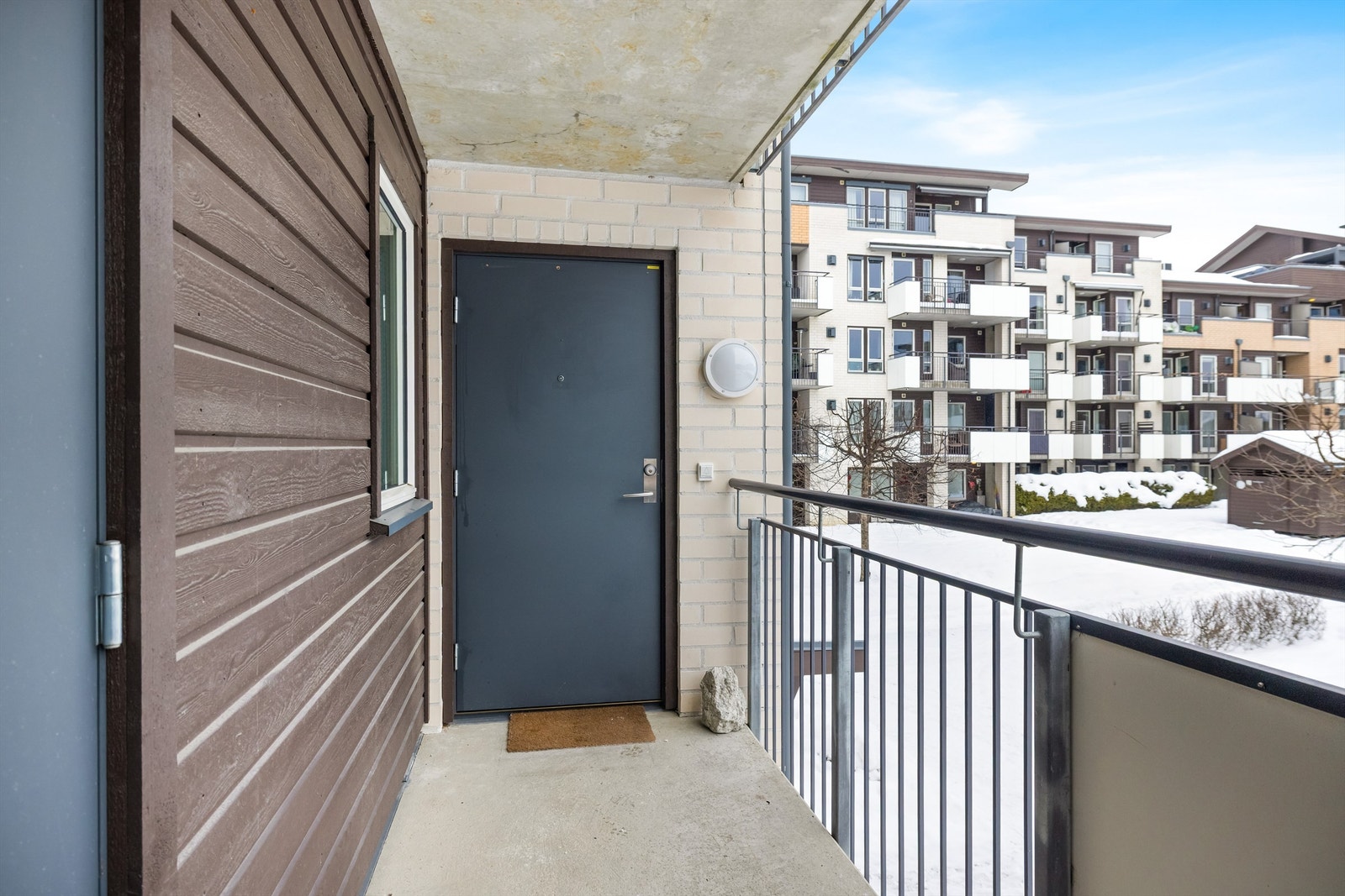 Svalgang inn til leiligheten Galleribilde